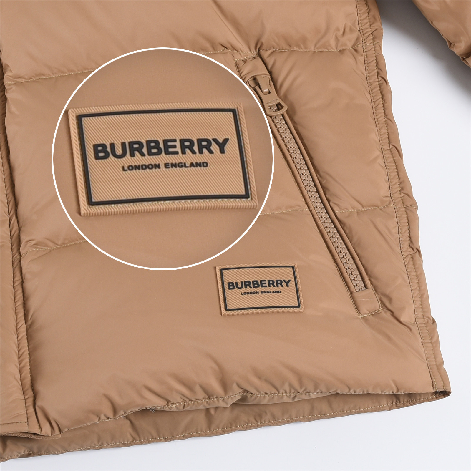 #正品级：𝗕𝘂𝗿𝗯𝗲𝗿𝗿𝘆博柏利 /巴宝莉 FW25 秋冬新品锦纶纯色时尚连帽羽绒服男女款#B06# 𝗦