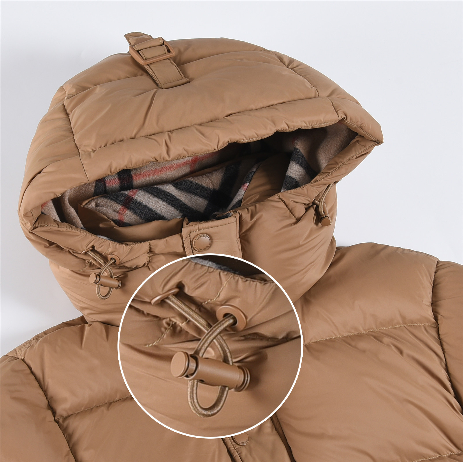 #正品级：𝗕𝘂𝗿𝗯𝗲𝗿𝗿𝘆博柏利 /巴宝莉 FW25 秋冬新品锦纶纯色时尚连帽羽绒服男女款#B06# 𝗦