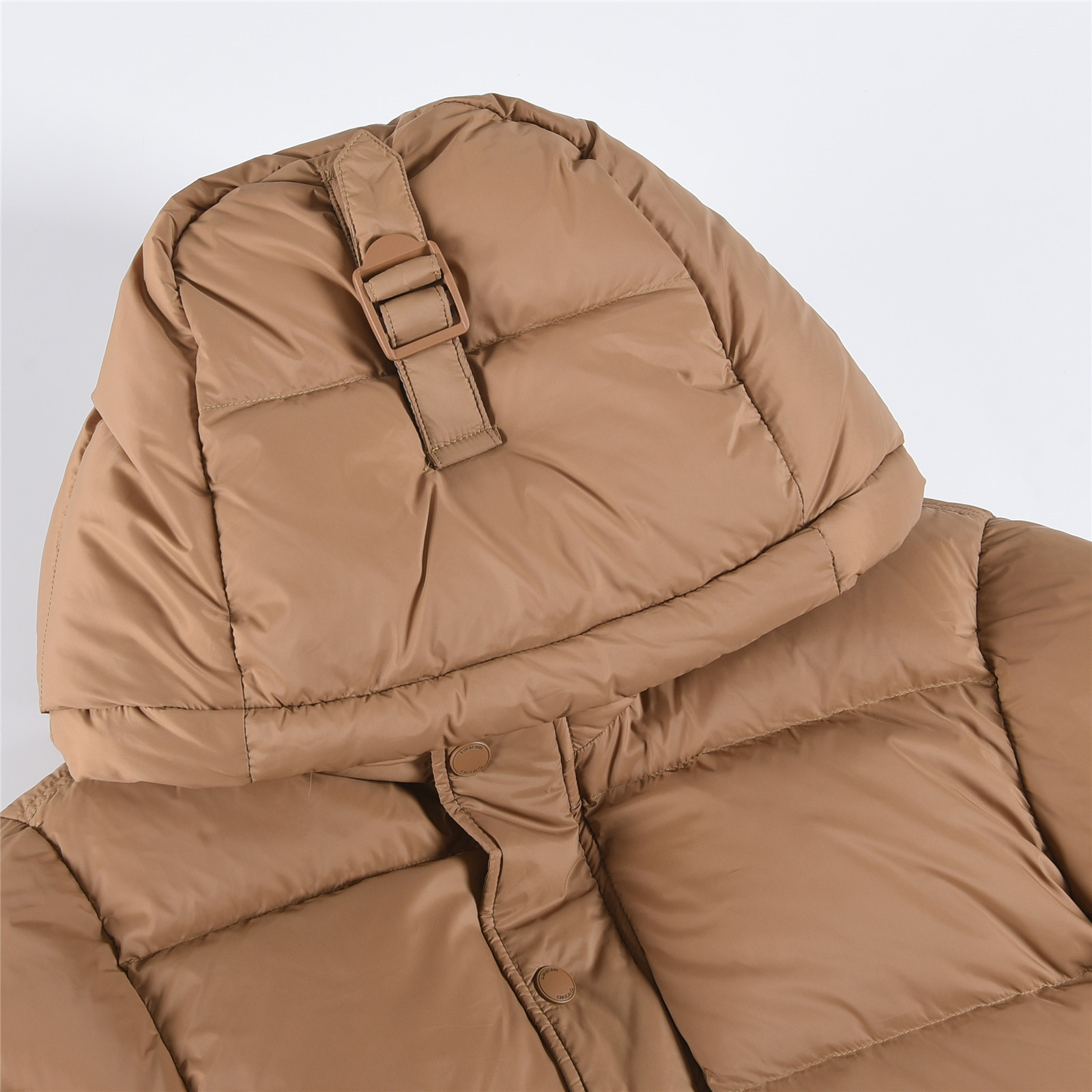 #正品级：𝗕𝘂𝗿𝗯𝗲𝗿𝗿𝘆博柏利 /巴宝莉 FW25 秋冬新品锦纶纯色时尚连帽羽绒服男女款#B06# 𝗦