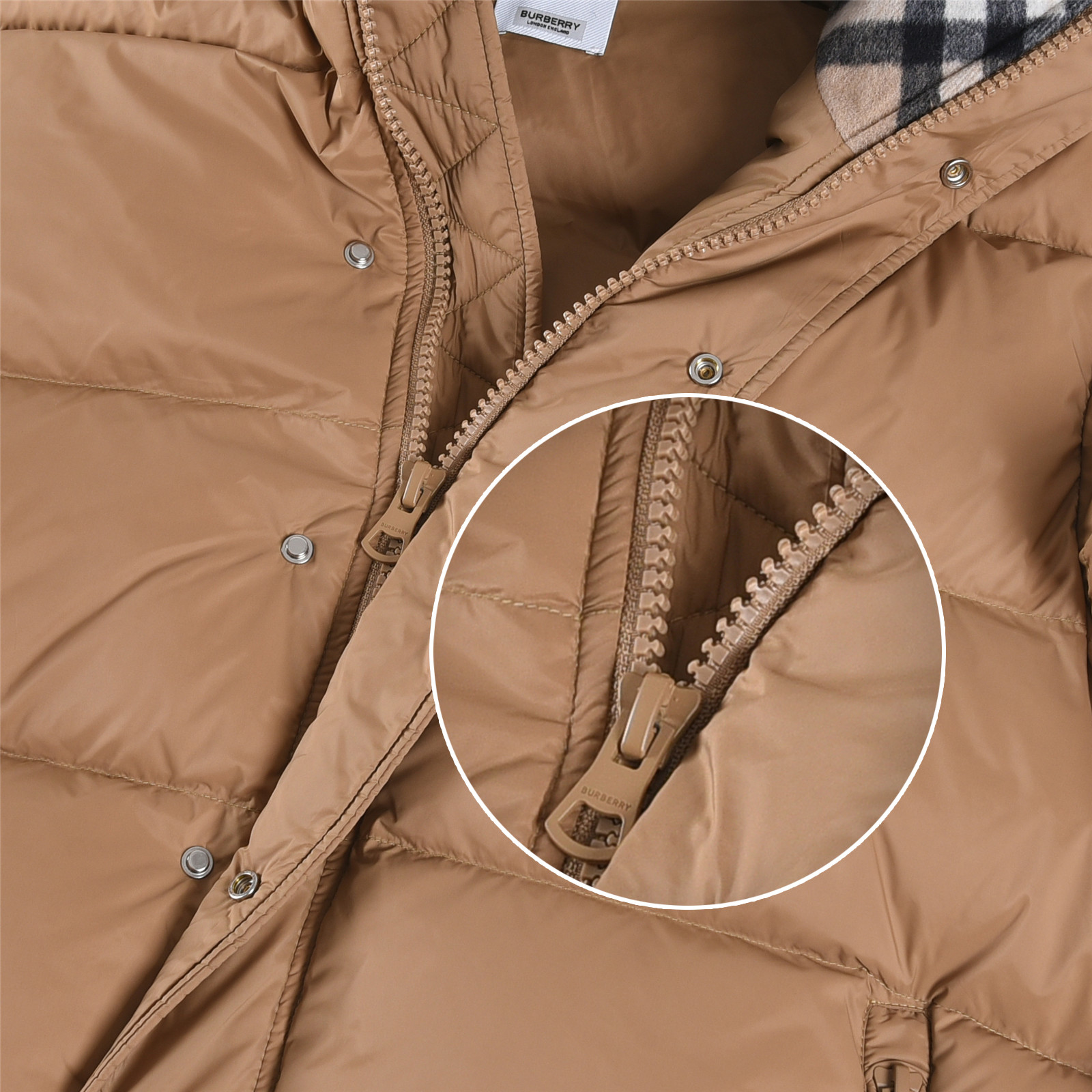 #正品级：𝗕𝘂𝗿𝗯𝗲𝗿𝗿𝘆博柏利 /巴宝莉 FW25 秋冬新品锦纶纯色时尚连帽羽绒服男女款#B06# 𝗦