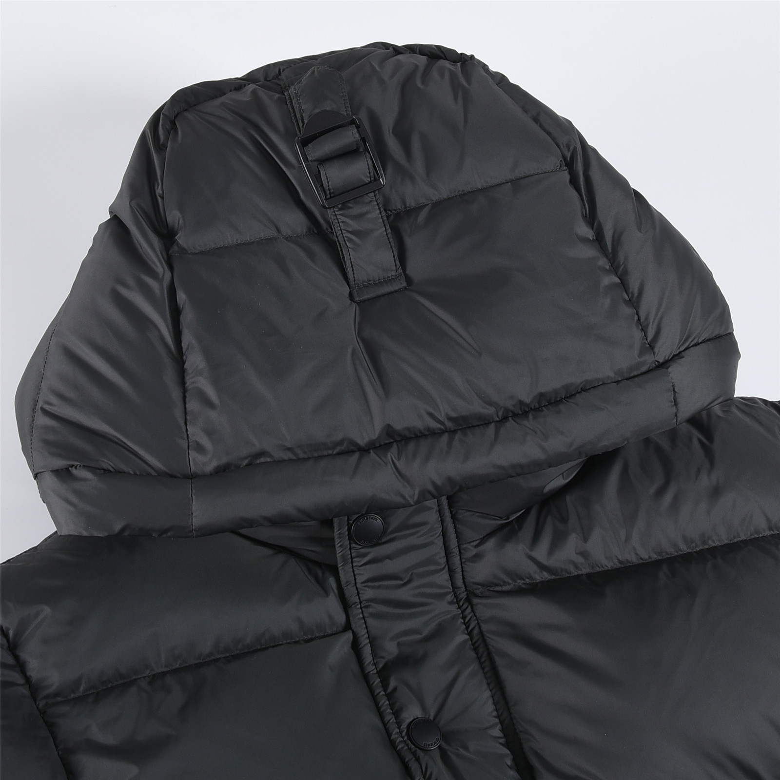 #正品级：𝗕𝘂𝗿𝗯𝗲𝗿𝗿𝘆博柏利 /巴宝莉 FW25 秋冬新品锦纶纯色时尚连帽羽绒服男女款#B06# 𝗦