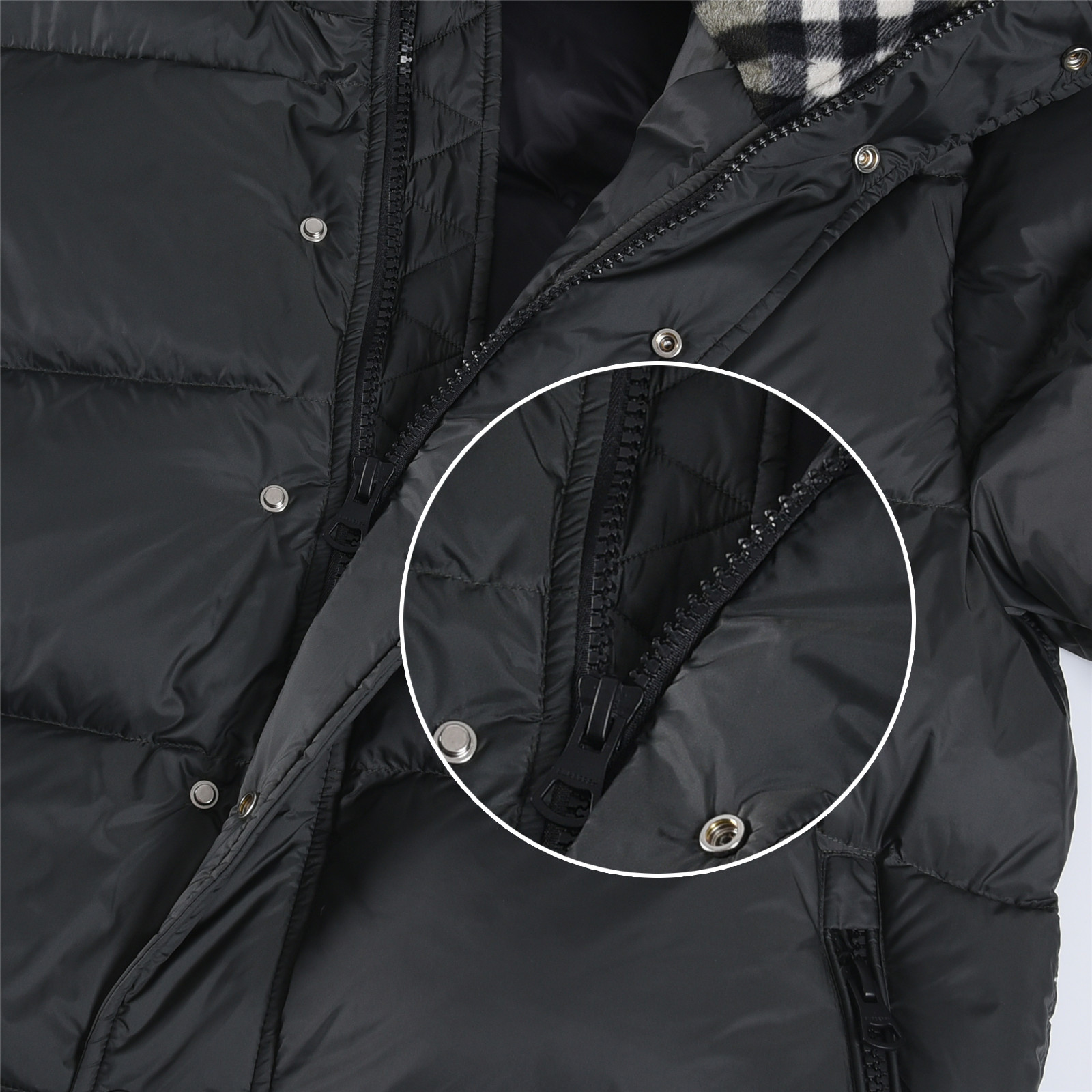 #正品级：𝗕𝘂𝗿𝗯𝗲𝗿𝗿𝘆博柏利 /巴宝莉 FW25 秋冬新品锦纶纯色时尚连帽羽绒服男女款#B06# 𝗦