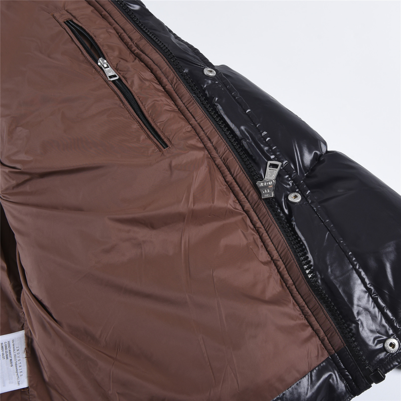 #正品级:𝑴𝒐𝒏𝒄𝒍𝒆𝒓|蒙口 /盟可睐 25𝒔𝒔 Parana 秋冬新品大标连帽面包服,轻奢时尚明星经