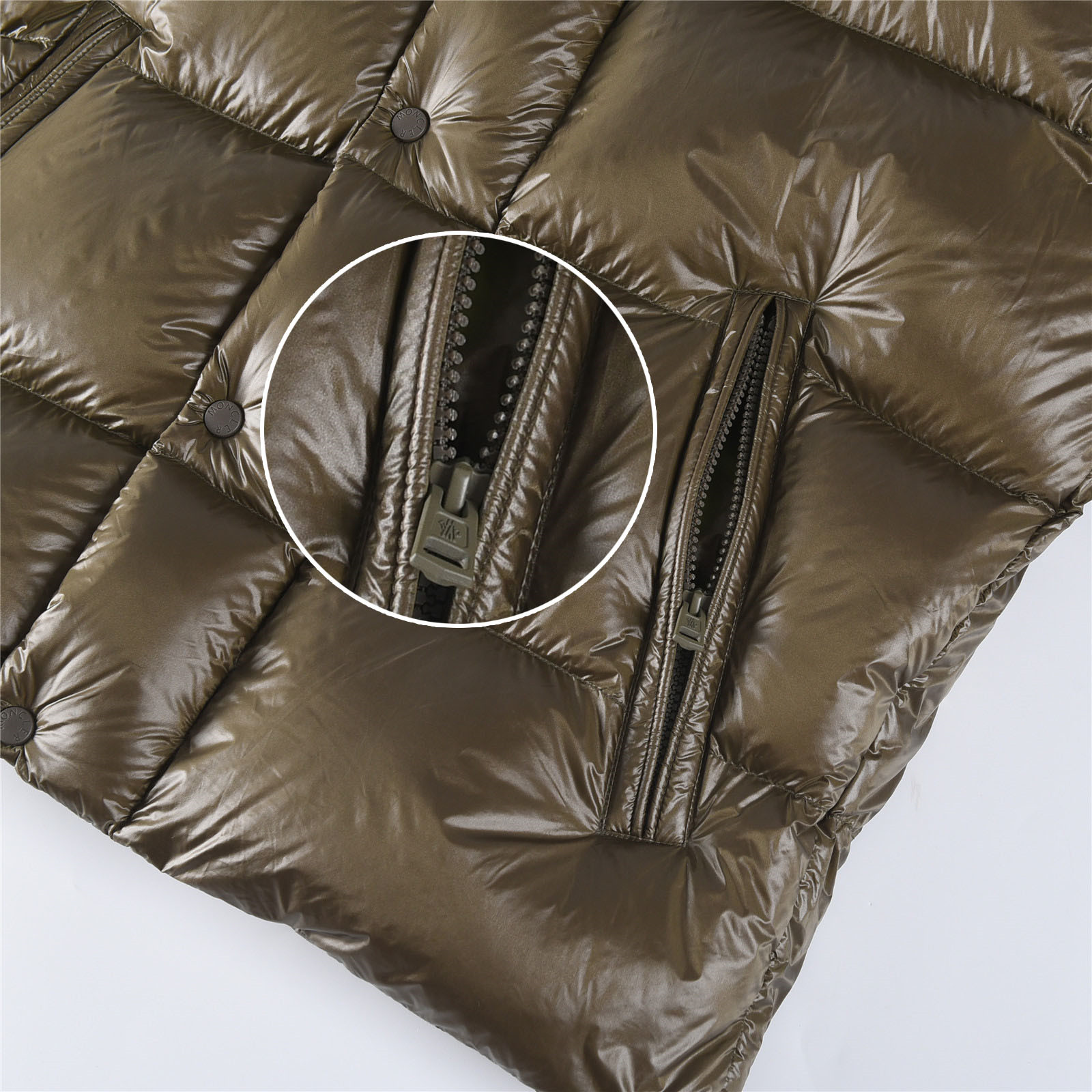 #正品级:𝑴𝒐𝒏𝒄𝒍𝒆𝒓｜蒙口 /盟可睐 25𝒔𝒔 Dervox 秋冬新品大徽标内外双色面包款立领轻奢时