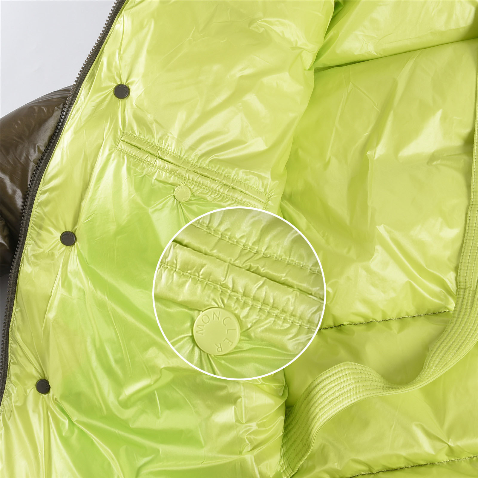 #正品级:𝑴𝒐𝒏𝒄𝒍𝒆𝒓｜蒙口 /盟可睐 25𝒔𝒔 Dervox 秋冬新品大徽标内外双色面包款立领轻奢时