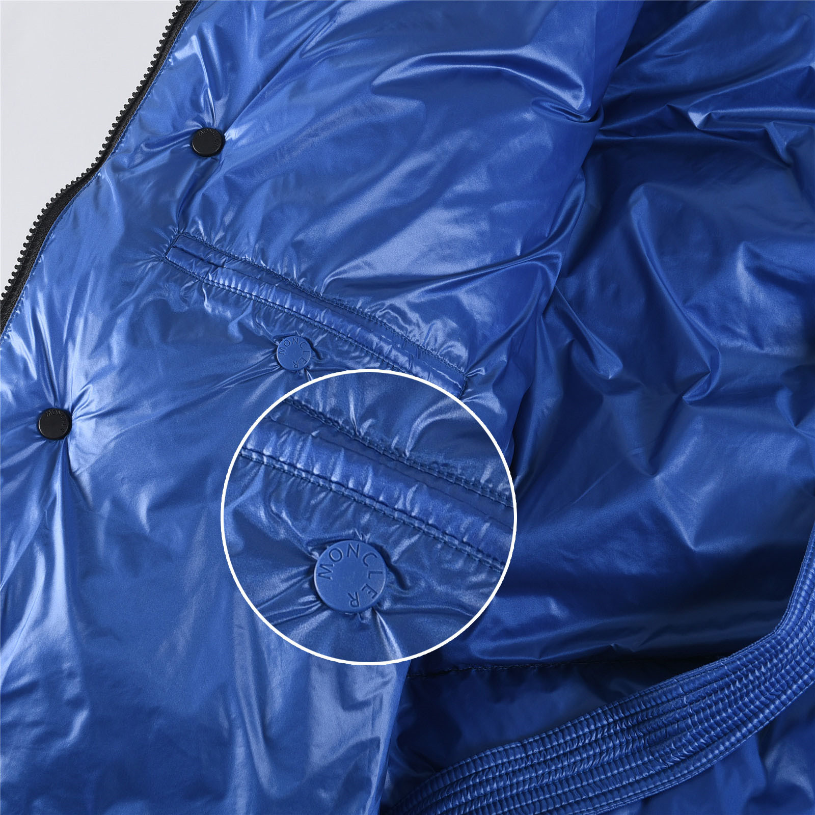 #正品级:𝑴𝒐𝒏𝒄𝒍𝒆𝒓|蒙口 /盟可睐 25𝒔𝒔 Dervox 秋冬新品大徽标内外双色面包款立领轻奢时