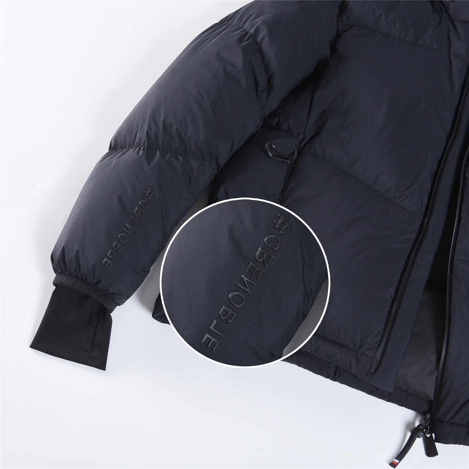 #正品级:𝑴𝒐𝒏𝒄𝒍𝒆𝒓|蒙口 /盟可睐 25𝒔𝒔 Mandres 秋冬新品哑面多功能高端滑雪服连帽时尚