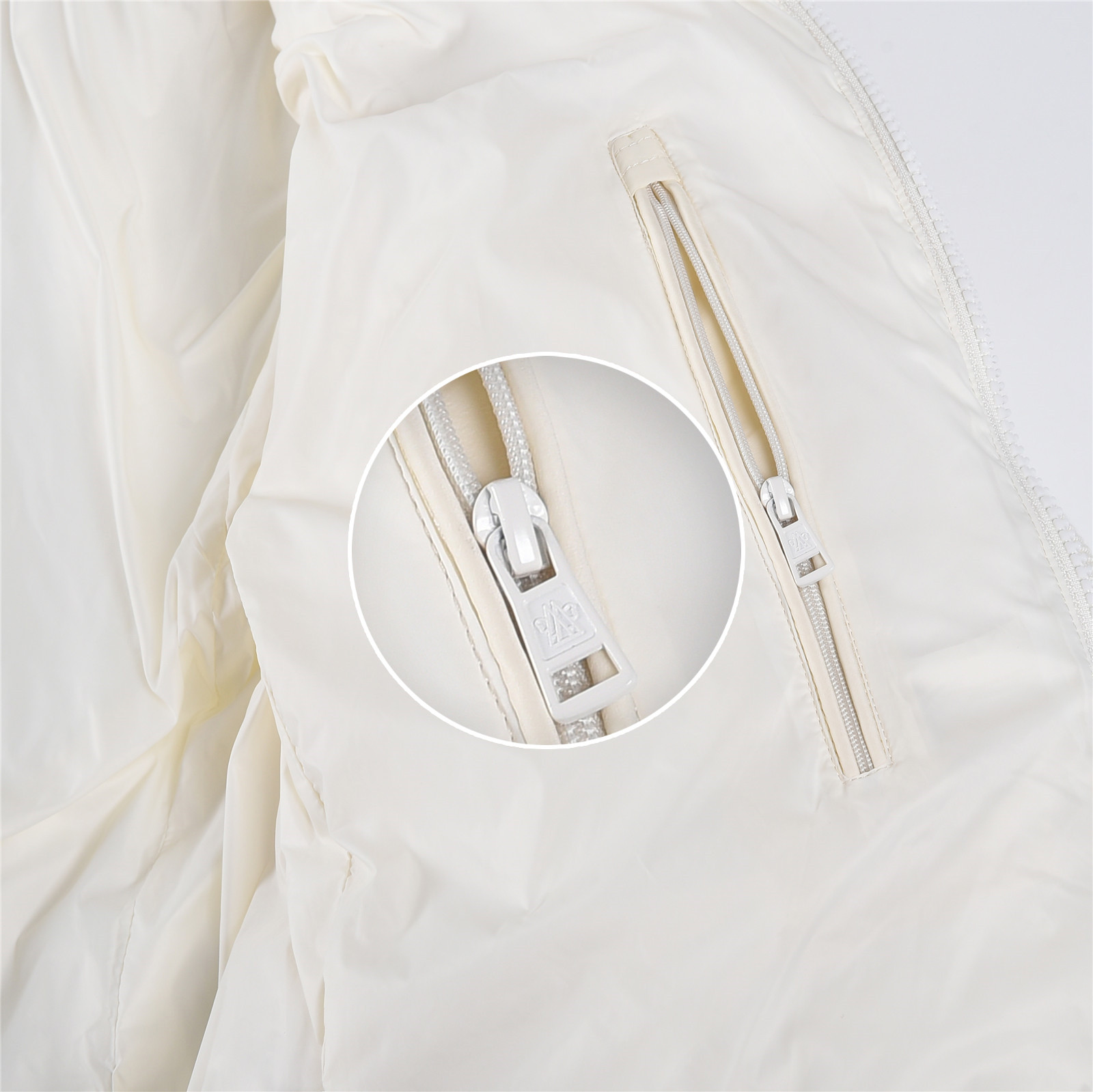 #正品级:𝑴𝒐𝒏𝒄𝒍𝒆𝒓｜蒙口 /盟可睐 25𝒔𝒔 Padded Corduroy 秋冬新品羊毛针织拼接