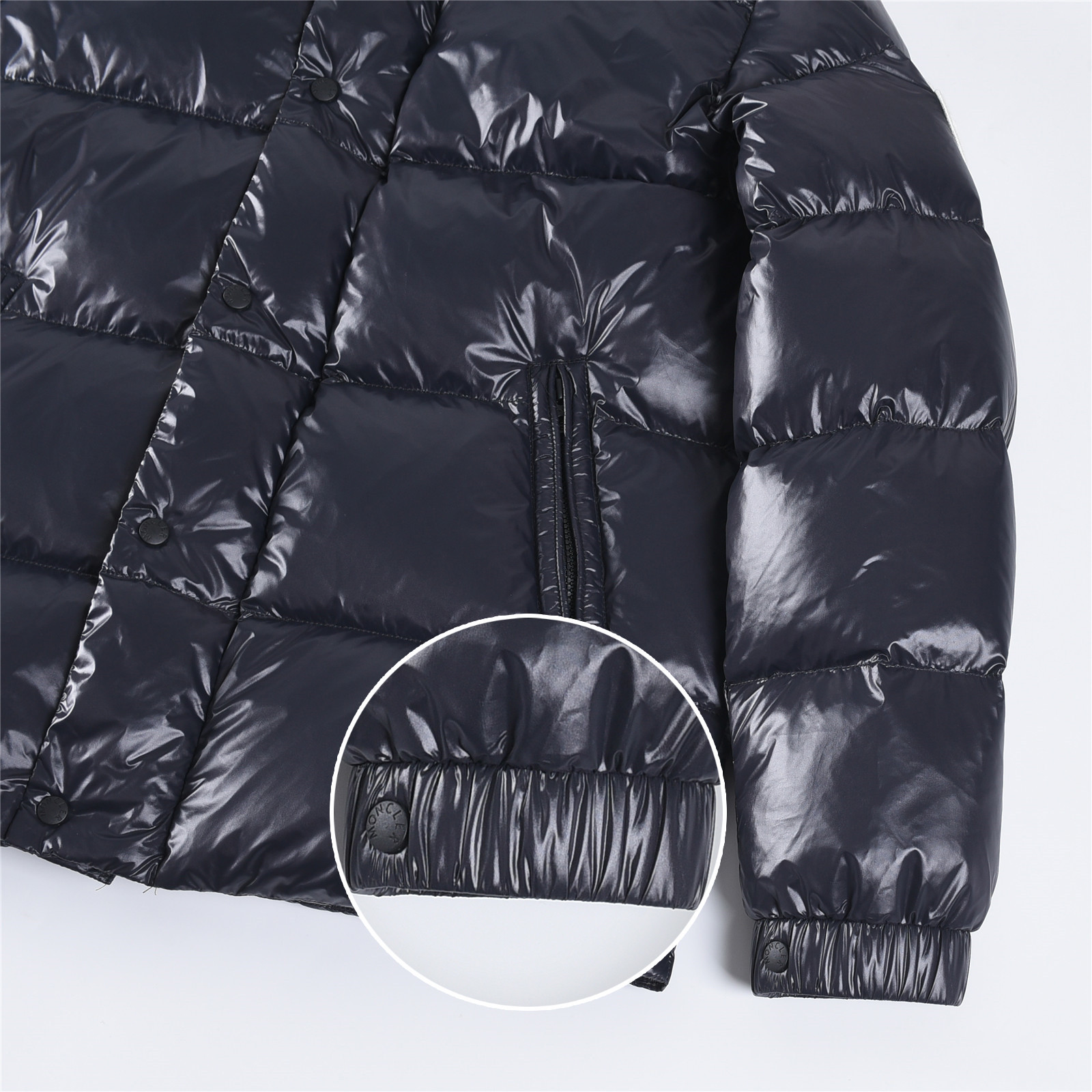 #正品级:𝑴𝒐𝒏𝒄𝒍𝒆𝒓|蒙口 /盟可睐 25𝒔𝒔 Tripiti 秋冬新品撞色大标植绒 logo 立领