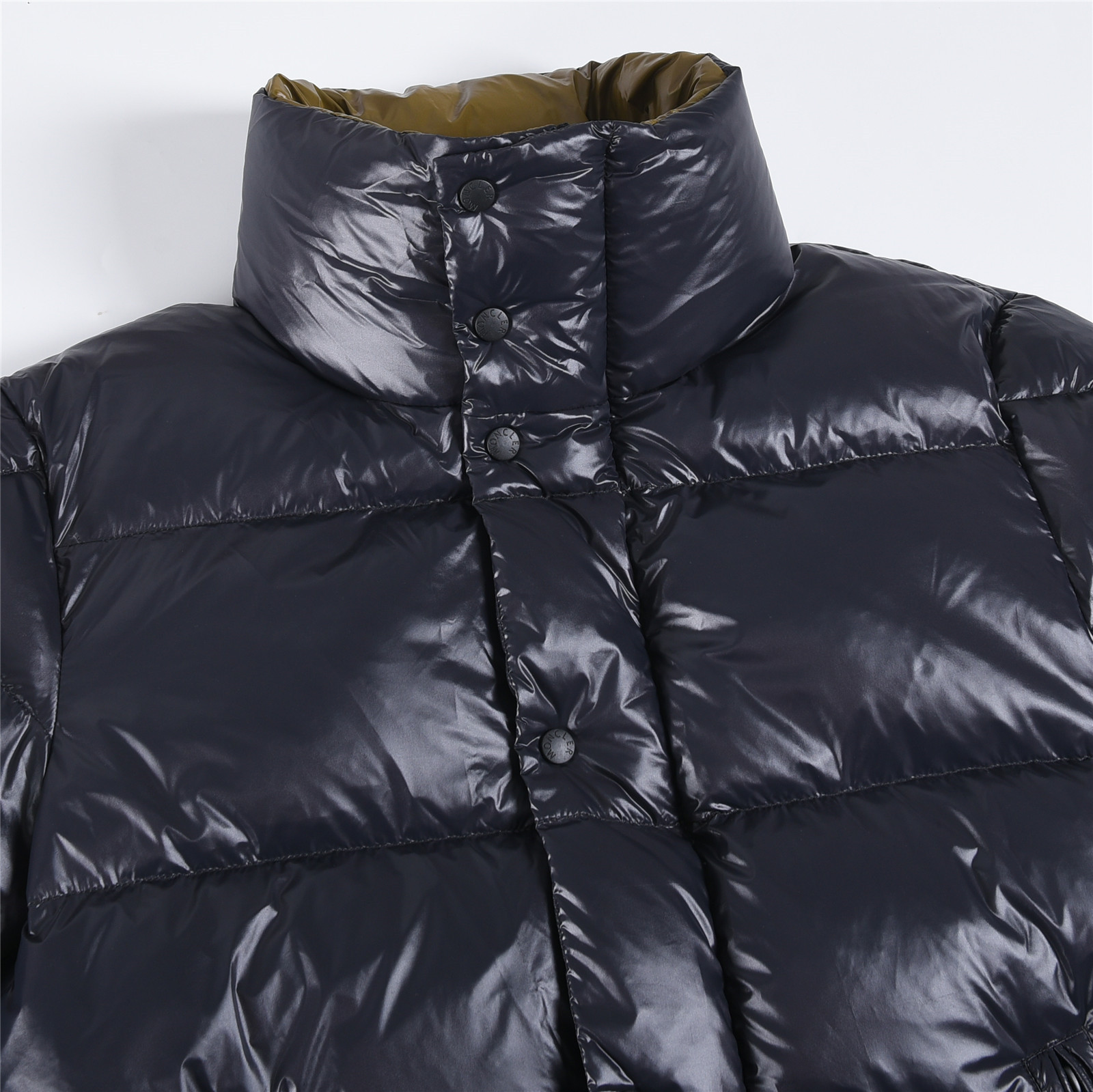 #正品级:𝑴𝒐𝒏𝒄𝒍𝒆𝒓|蒙口 /盟可睐 25𝒔𝒔 Tripiti 秋冬新品撞色大标植绒 logo 立领