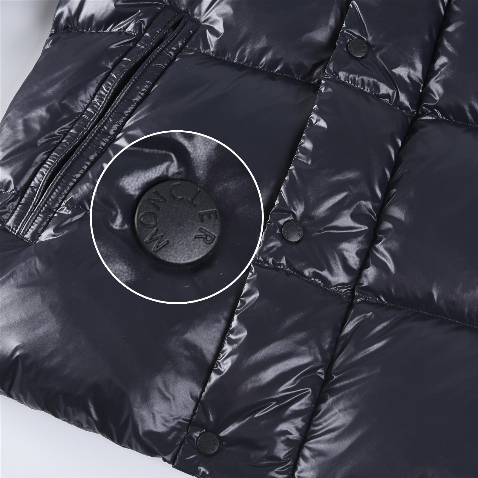 #正品级:𝑴𝒐𝒏𝒄𝒍𝒆𝒓|蒙口 /盟可睐 25𝒔𝒔 Tripiti 秋冬新品撞色大标植绒 logo 立领