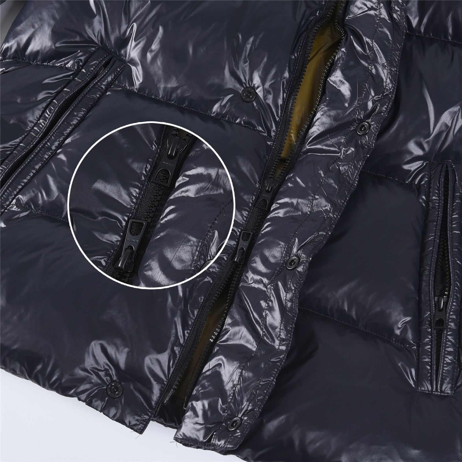 #正品级:𝑴𝒐𝒏𝒄𝒍𝒆𝒓|蒙口 /盟可睐 25𝒔𝒔 Tripiti 秋冬新品撞色大标植绒 logo 立领