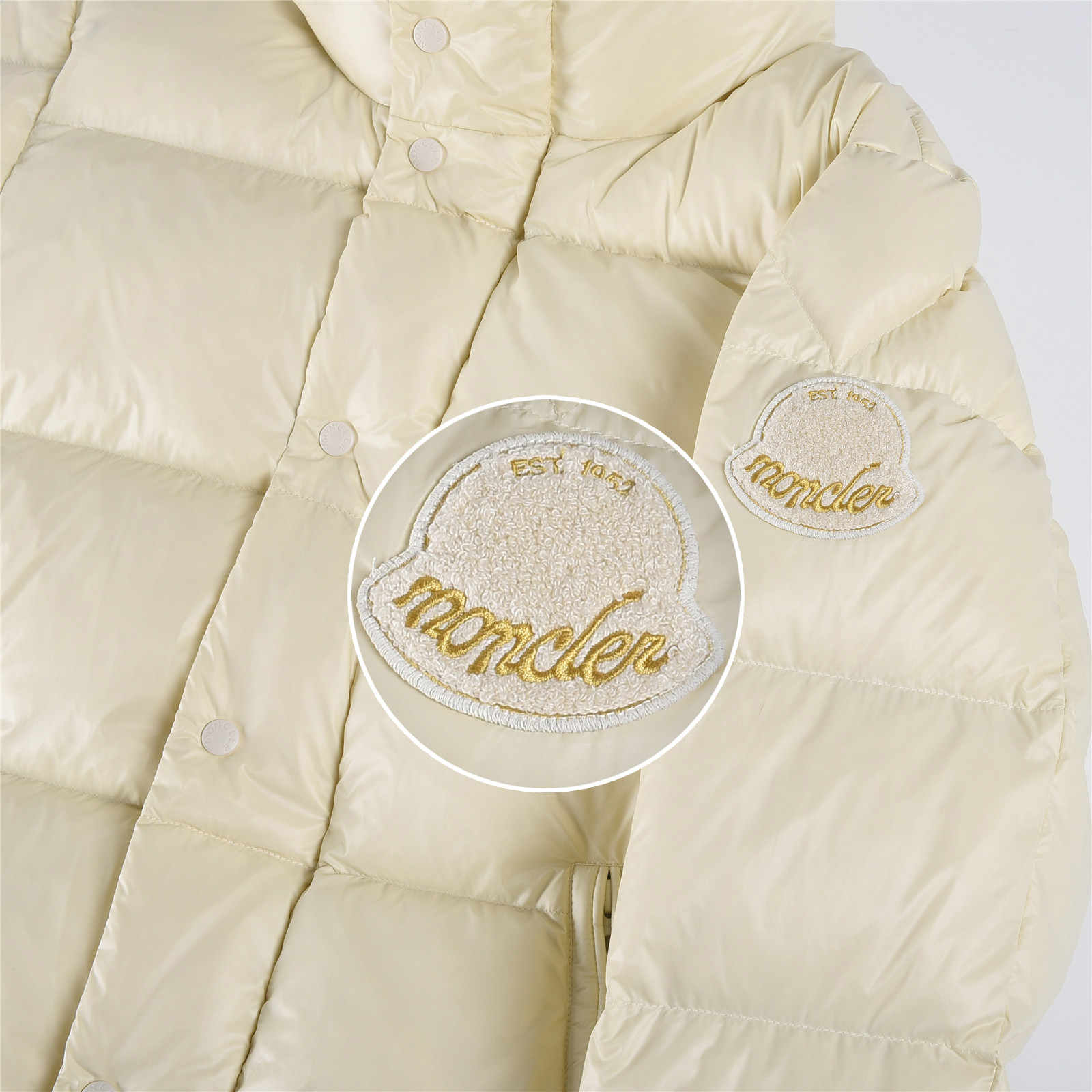 #正品级:𝑴𝒐𝒏𝒄𝒍𝒆𝒓|蒙口 /盟可睐 25𝒔𝒔 Tripiti 秋冬新品撞色大标植绒 logo 立领