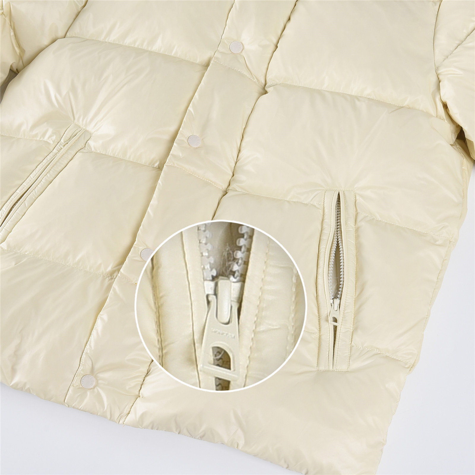 #正品级:𝑴𝒐𝒏𝒄𝒍𝒆𝒓|蒙口 /盟可睐 25𝒔𝒔 Tripiti 秋冬新品撞色大标植绒 logo 立领