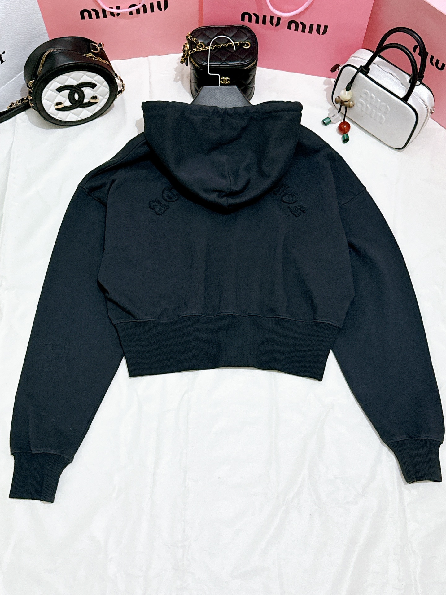 “New Autumn/Winter Acne Sweaters: Colorful, Soft, High Waist, Loose Pants” - 图片 4