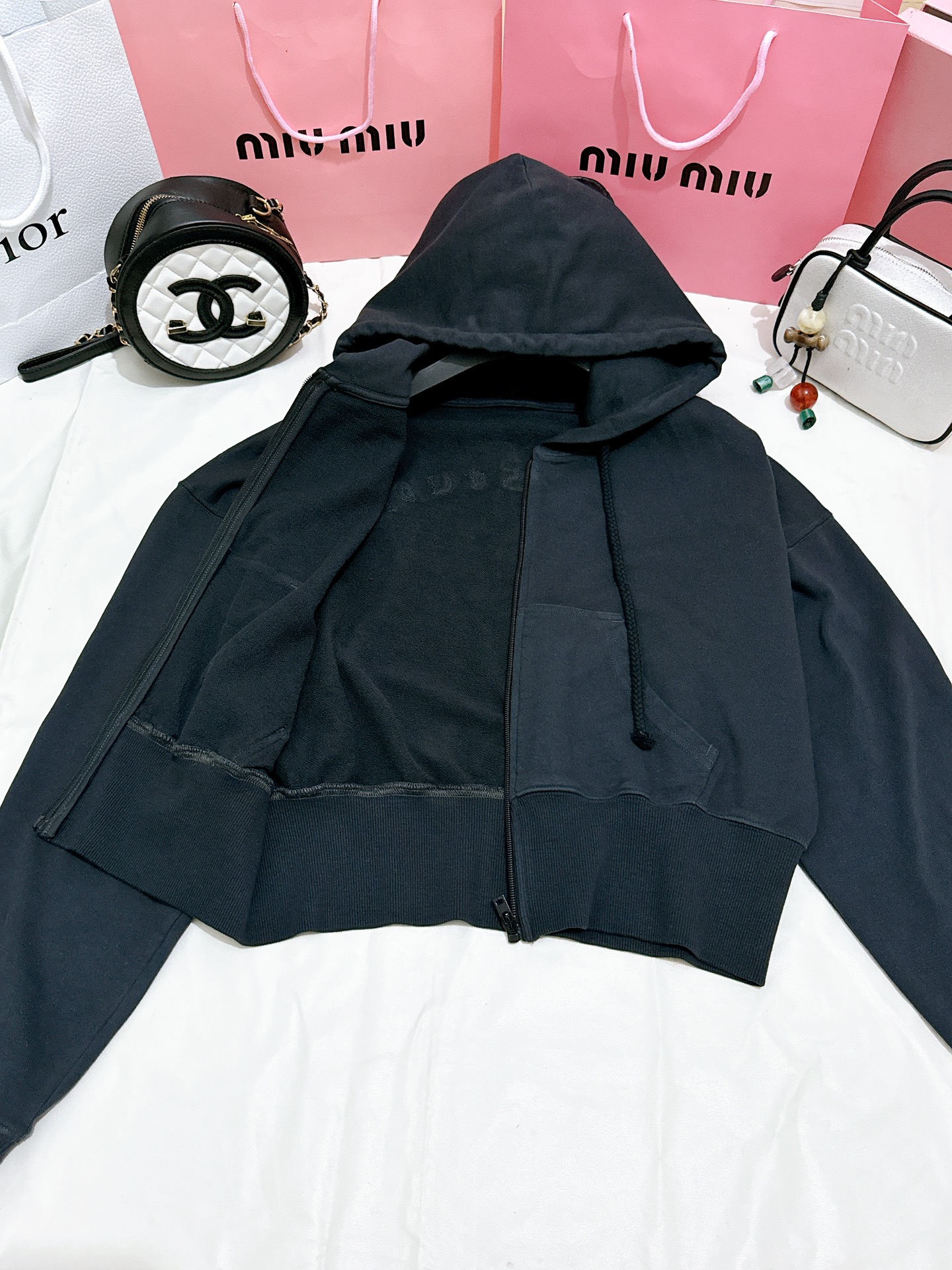 “New Autumn/Winter Acne Sweaters: Colorful, Soft, High Waist, Loose Pants” - 图片 2