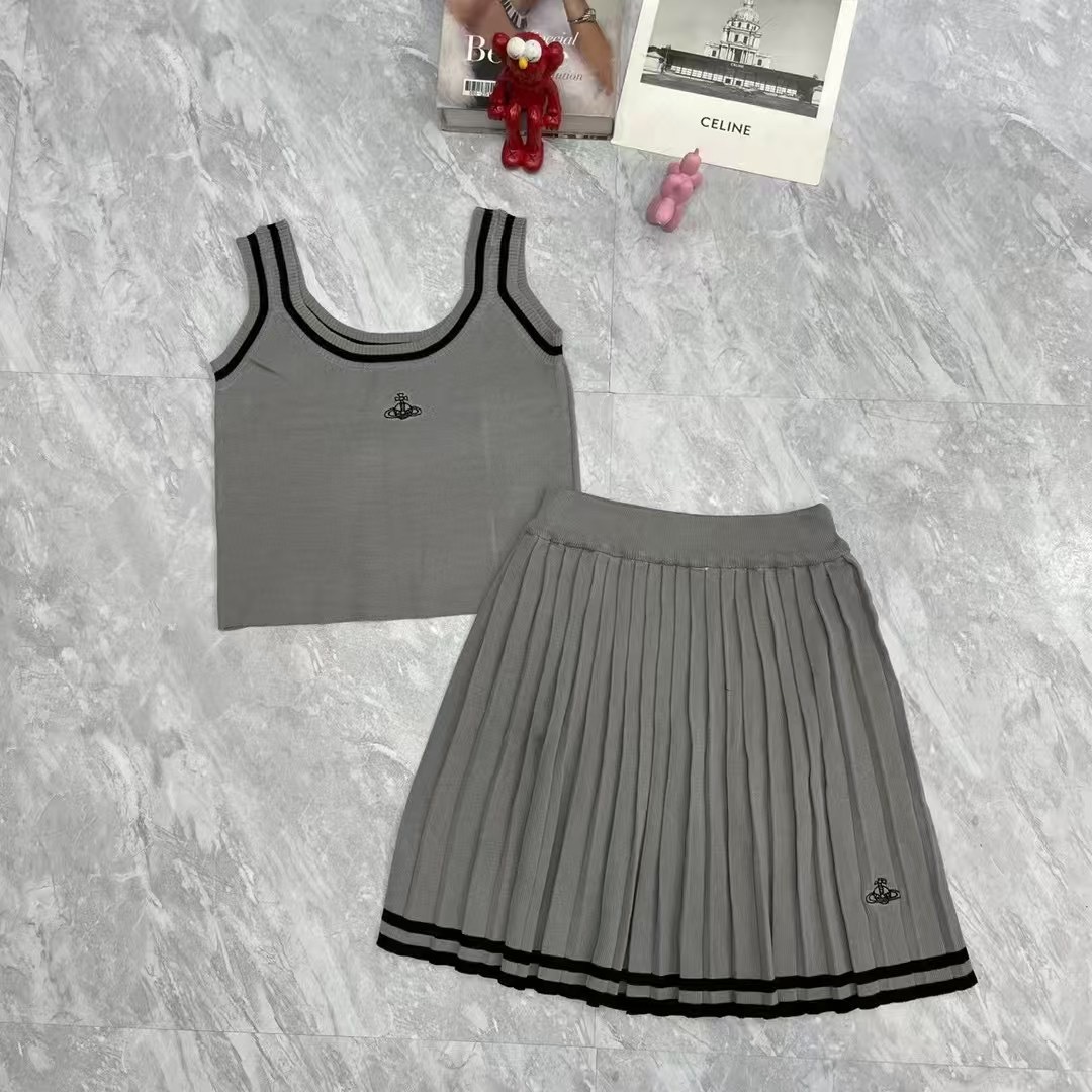 Stylish One-Size-Fits-All Female Suit with Classic Design and Embroidery - 图片 4