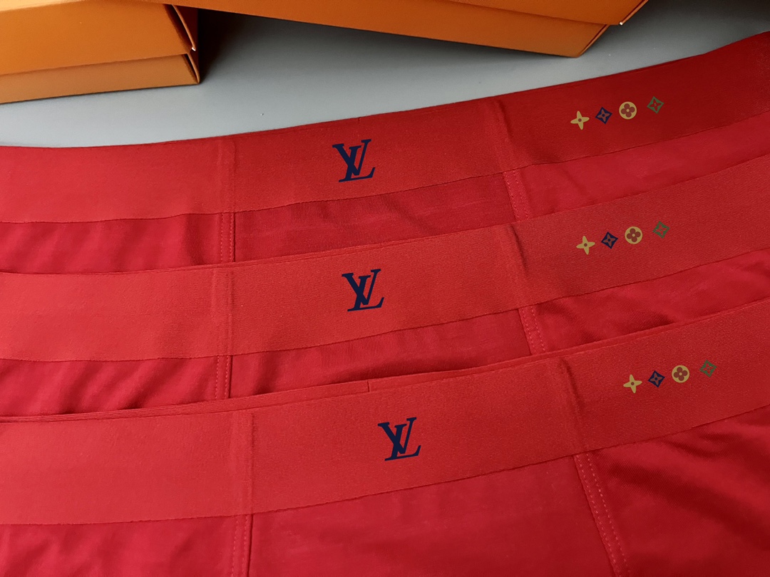 本命年 🔥🔥🔥 V 家原单品质！ 新品时尚男士莫代尔面料内裤！外贸国外订单，高品质，无痕切割工艺 科学配