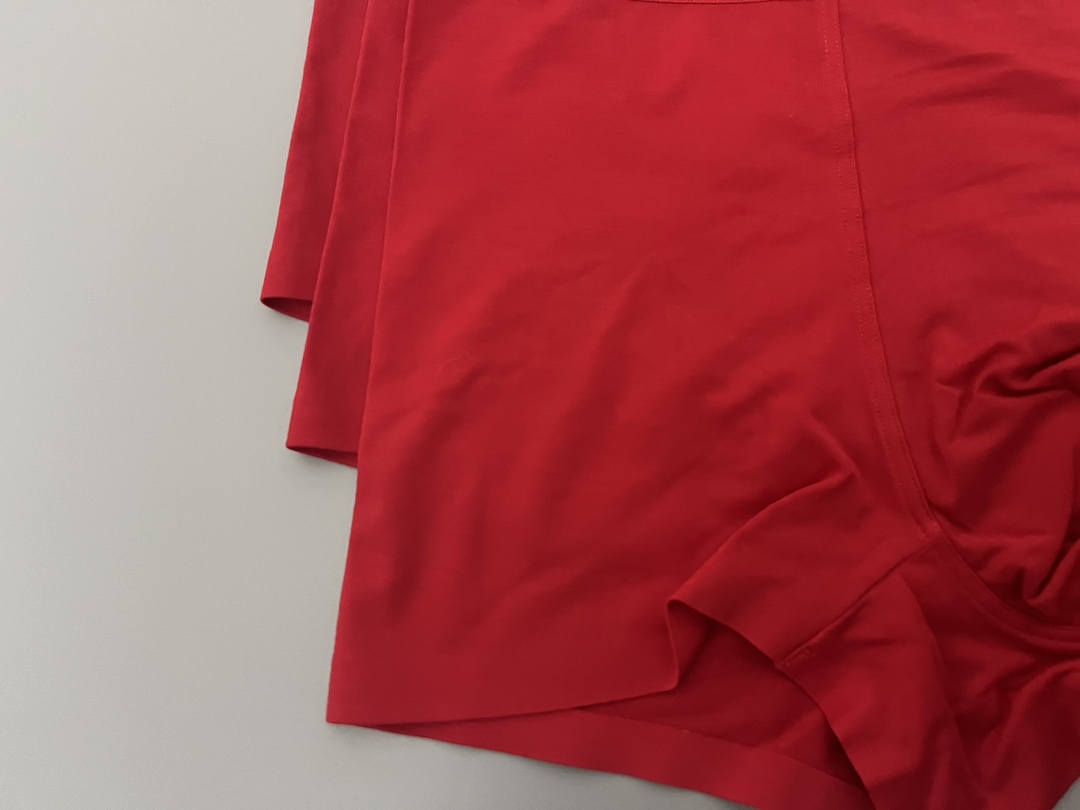 本命年 🔥🔥🔥 巴黎世家原单品质！ 新品时尚男士莫代尔面料内裤！外贸国外订单，高品质，无痕切割工艺 科学