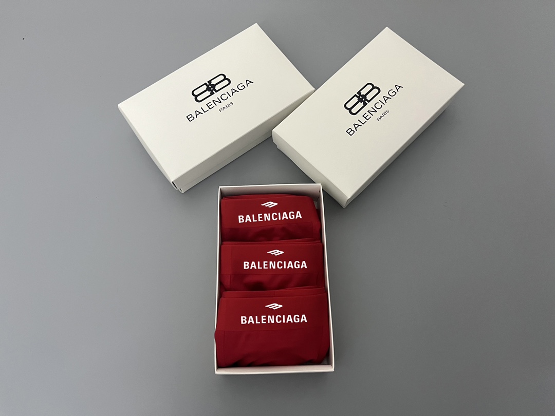 本命年 🔥🔥🔥 巴黎世家原单品质！ 新品时尚男士莫代尔面料内裤！外贸国外订单，高品质，无痕切割工艺 科学