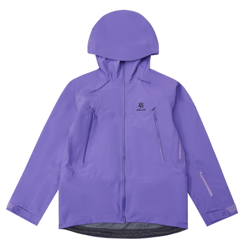 凯乐石KAILAS MONT-X 系列 
运动户外全天候硬壳专业暴雨级防水防风透气登山冲锋衣外套 男女同款
对于普通的户外活动，可能一件具有防泼水功能的冲锋衣就够了，但如果是专业的徒步登山/ 或者滑雪运动多，你所面临的一切未知天气变化都需要专业的装备来保障自身的安全，这件 ©KAILAS/凯乐石 Mont X就是专门应对各种恶劣户外环境而生的，它所用的面料是gore-tex 3L硬壳，全衣压胶具备了暴雨级防水防风功能，能应对各种恶劣气温天气，避免身体失温的危险！，吸湿排汗，保持内部干爽透气，并且它还具有防晒功能，这就是专业！