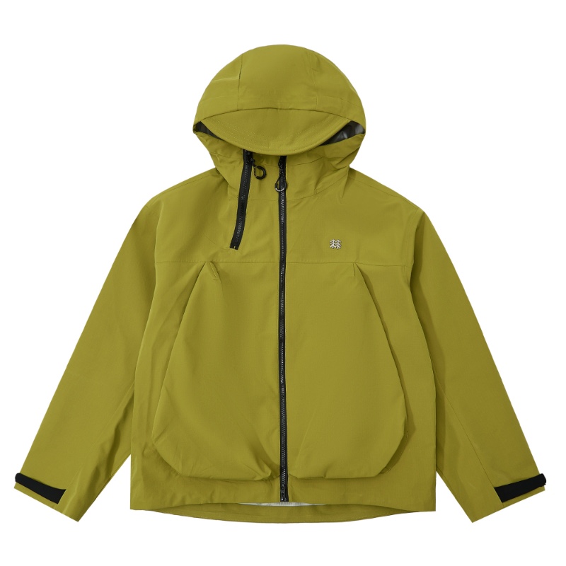 (高版本完美复刻) KOLON SPORT可隆25年新品应季冲锋衣 明星胡歌刘诗诗同款! 硬壳冲锋衣定制辅料,采用了E3D剪裁,满足人体工程学三维设计,运动起来更加合身,减少对手臂的限制 最新科技复合防水面料,增加衣服功能性 前襟压胶,可以适应手臂不同长度的人以及穿戴调整手套等物品 实物拍摄,细节完美的一款外套,春秋必入款 做的都很好看!狠狠被拿捏 中性款可以搭配成情侣款哦! 宽松版型松弛感十足 穿出去拍照就是这条gai最靓的崽