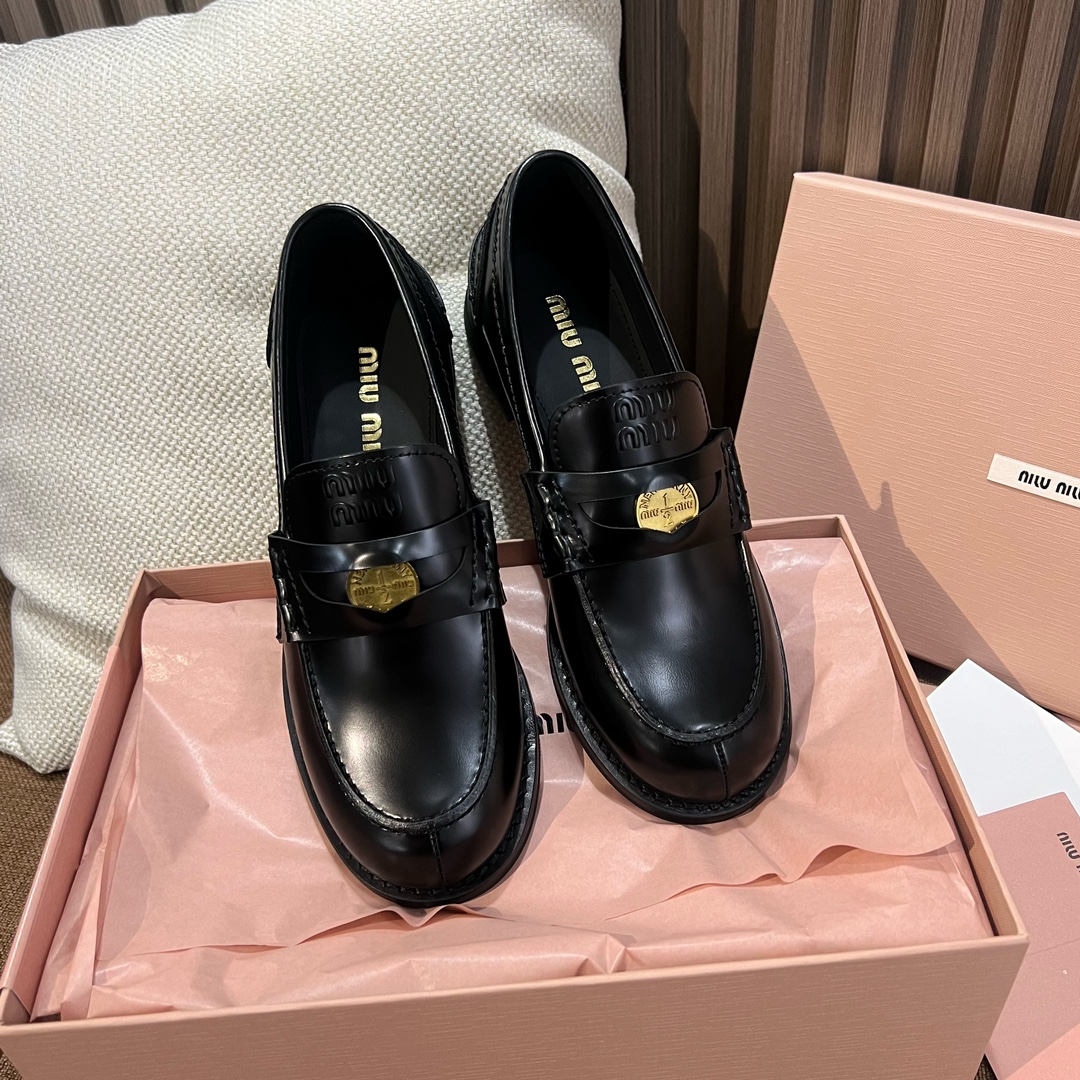 MiuMiu Zapatos Loafers Cuero de vaca Plásticos Tpu Vintage