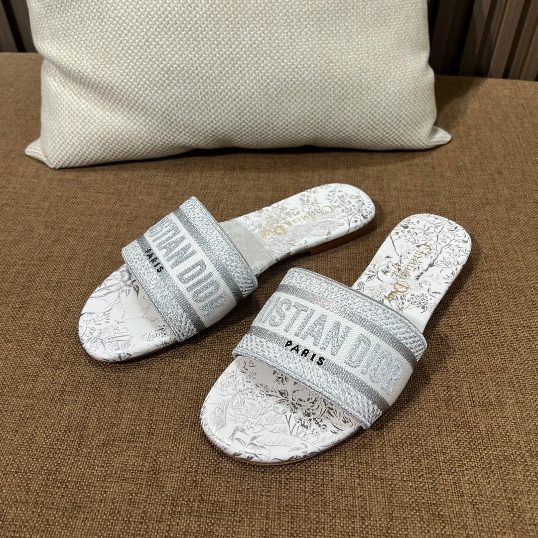 디올 자수 캔버스 슬리퍼 141796 썸네일 이미지