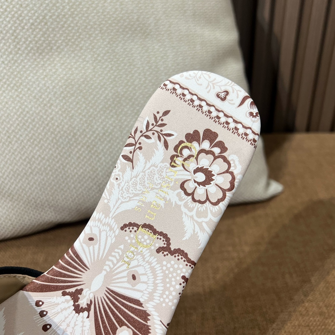 디올 자수 캔버스 슬리퍼 141787 썸네일 이미지