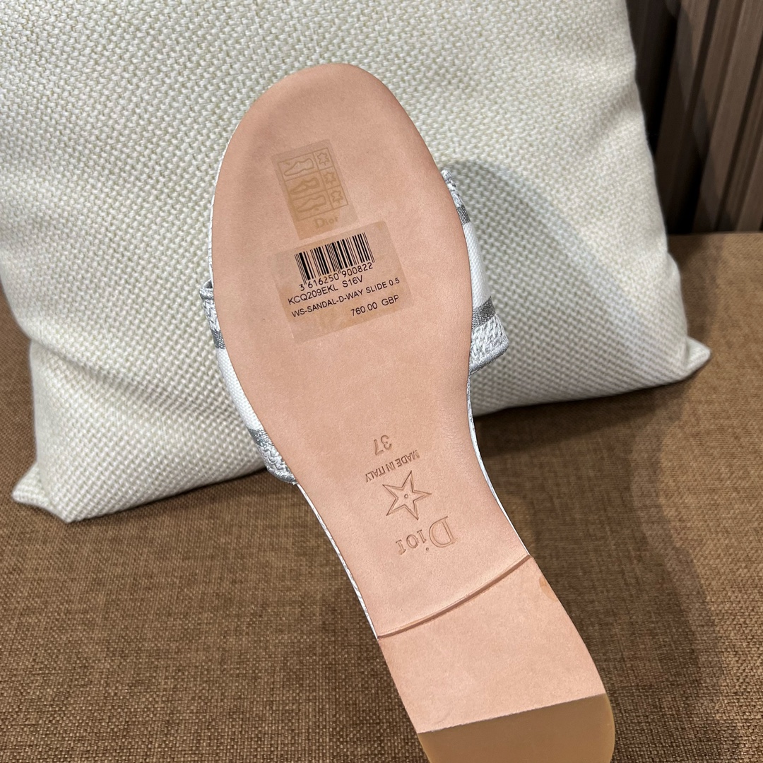 디올 자수 캔버스 샌들 상세 이미지 9