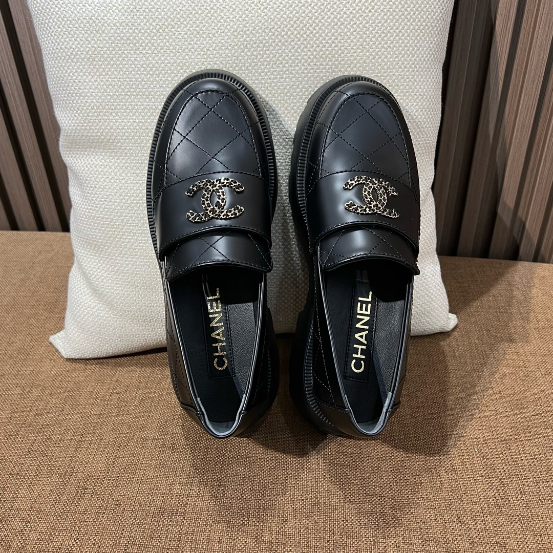 Chanel Zapatos Loafers Cuero de vaca Piel fetal oveja Cloruro polivinilo