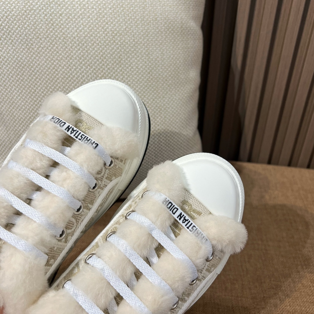 디올 플랫폼 샌들 141738 썸네일 이미지