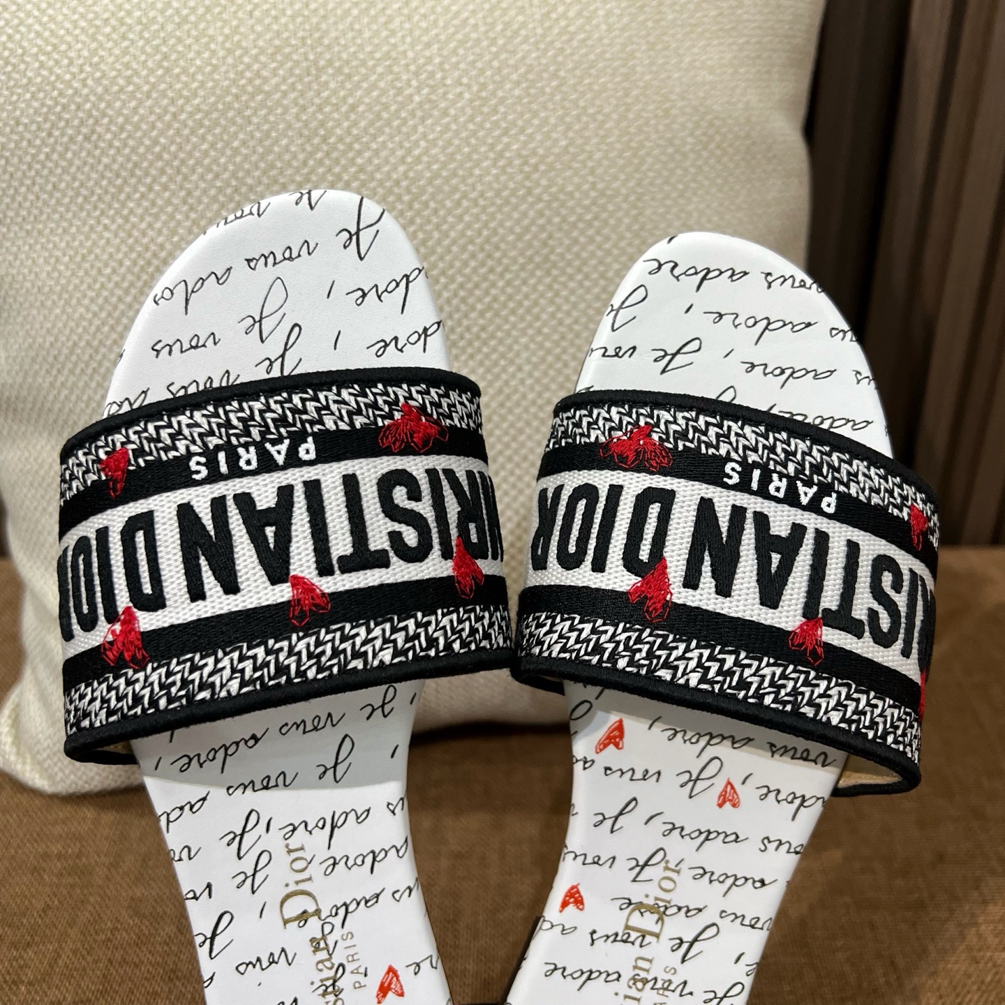 디올 자수 캔버스 슬리퍼 141783 썸네일 이미지