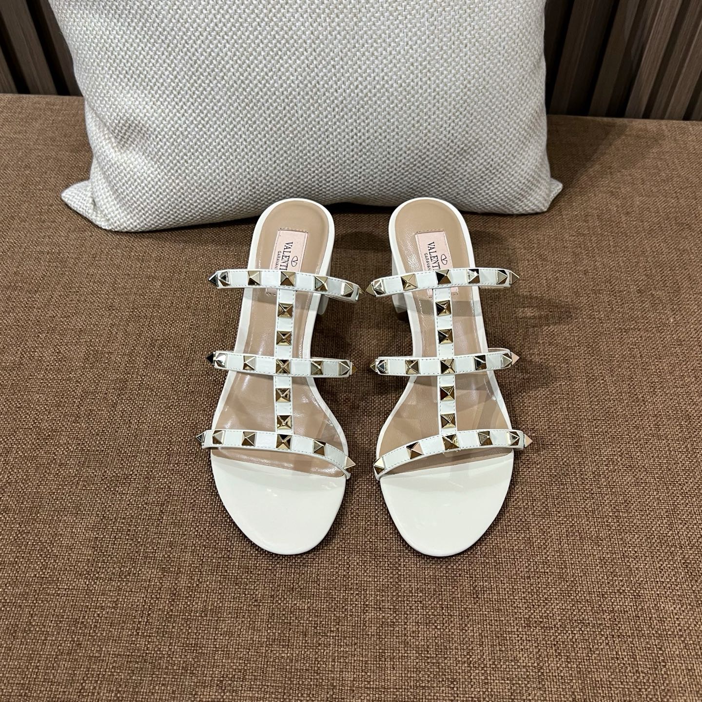 발렌티노 락스터드 하이힐 레플리카 24599