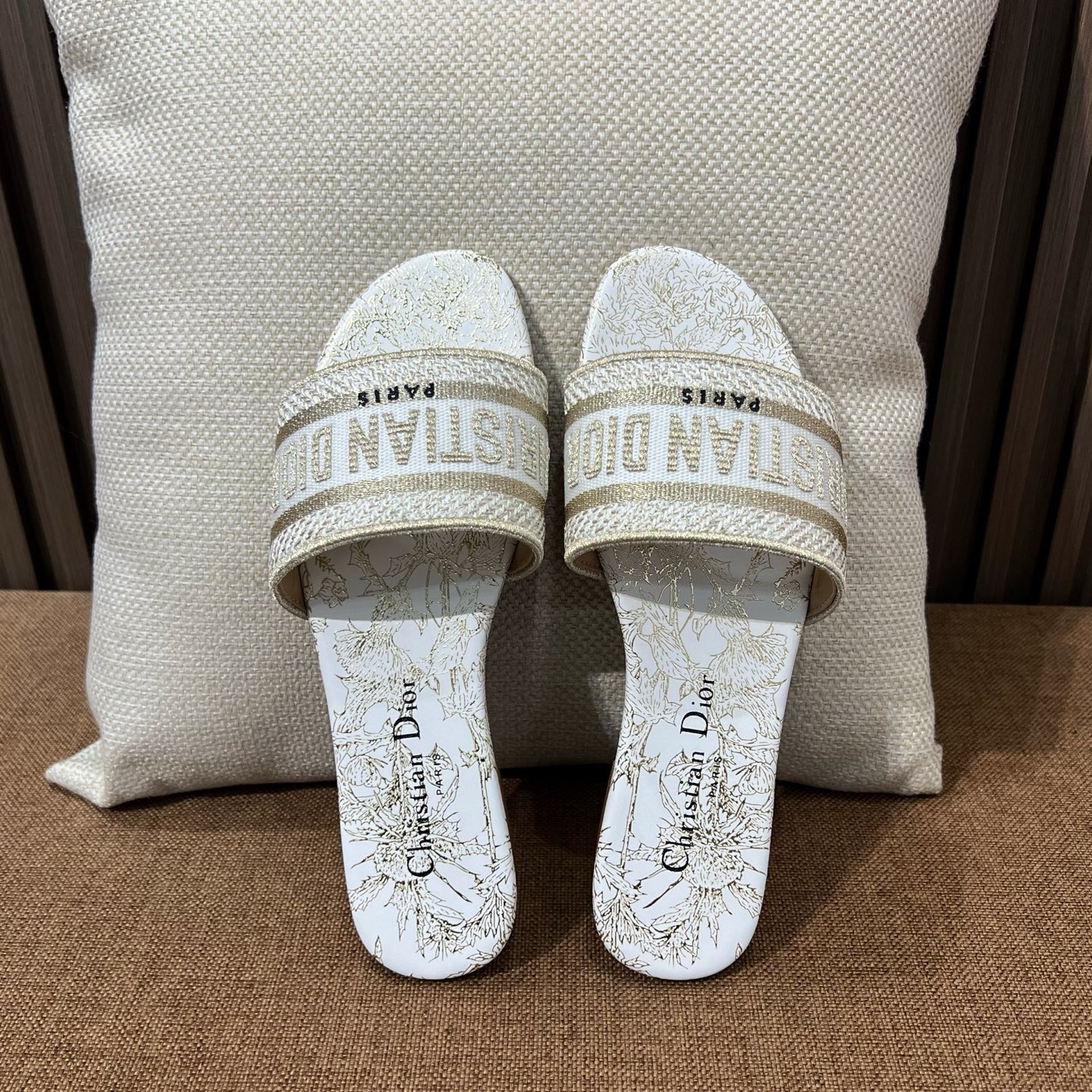 디올 자수 캔버스 샌들 141772