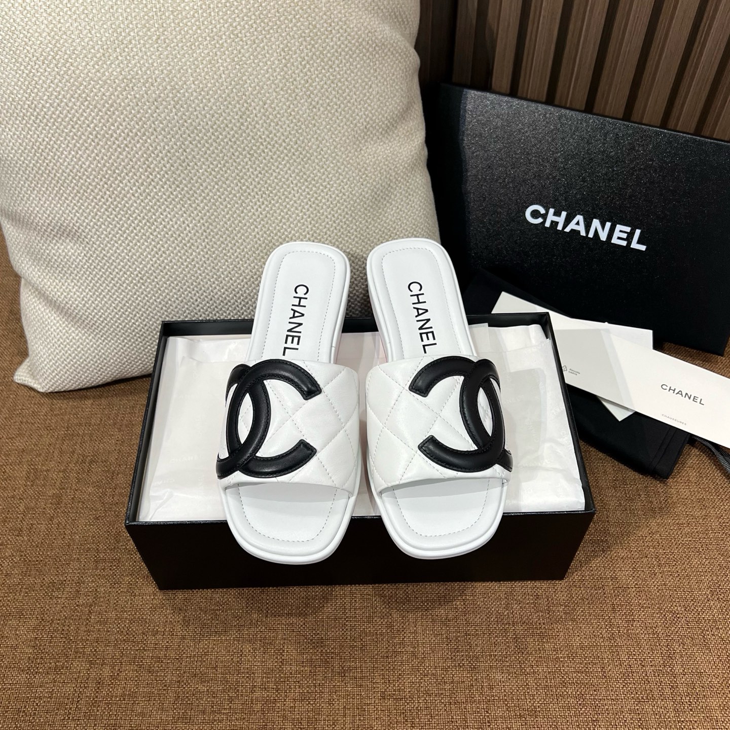 샤넬 CC로고 램스킨 슬리퍼 레플리카 24514