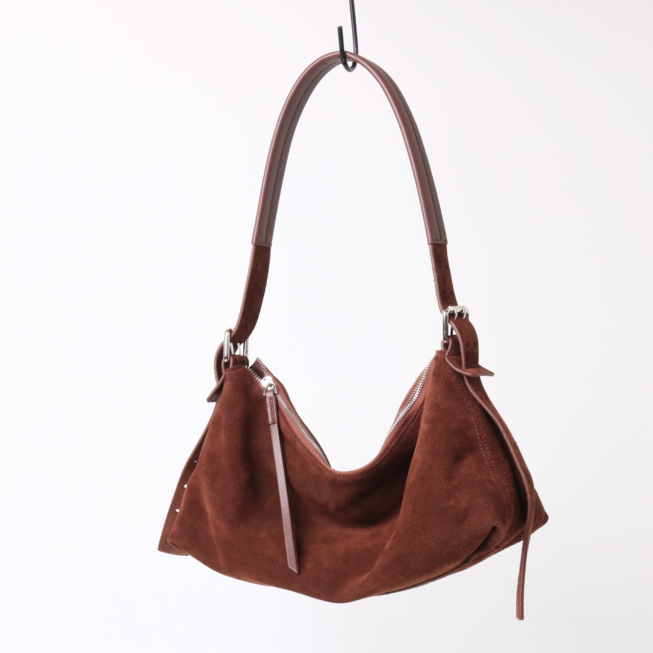 Bolsa de ombro feminina em couro de vaca mate café_voghion.com