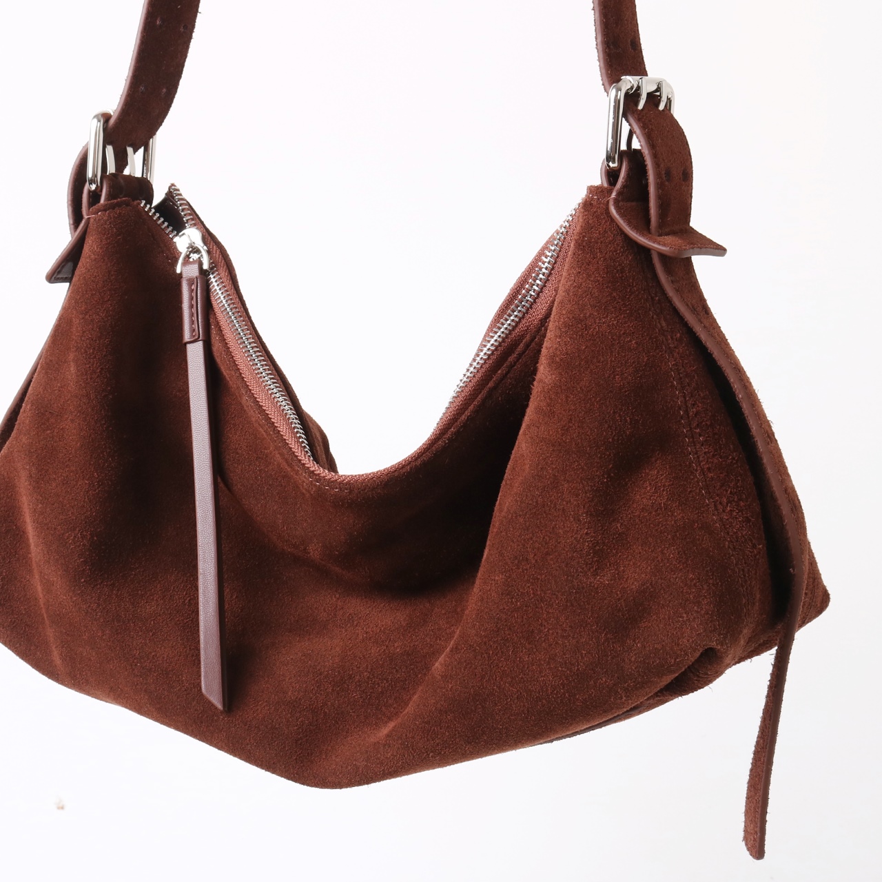 Bolsa de ombro feminina em couro de vaca mate café_voghion.com