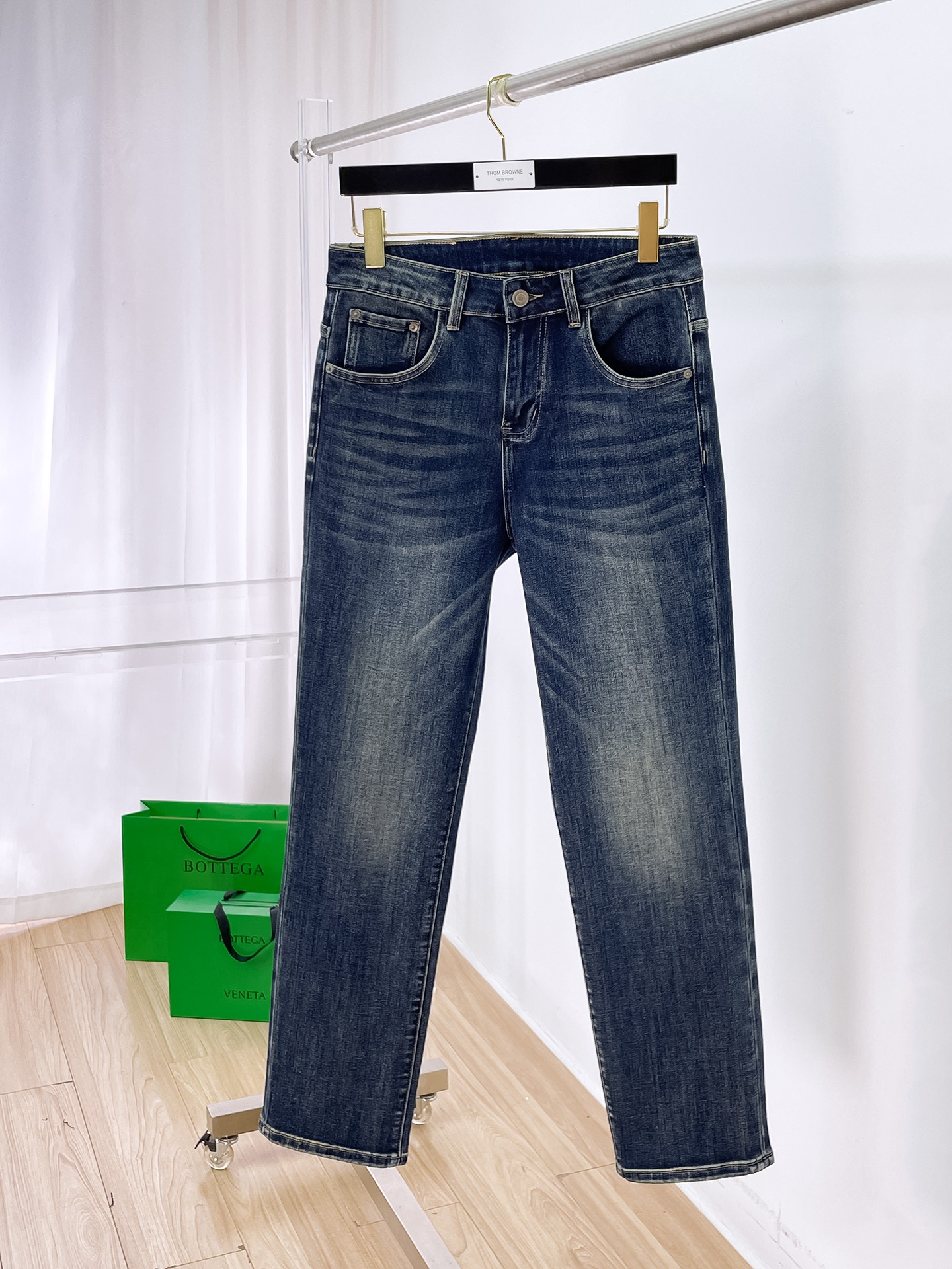 P130 Lv🌹🌹26ss Jeans de primavera/verano, ¡gran lanzamiento! Versión de alta gama, se pueden usar en todas las estacio…