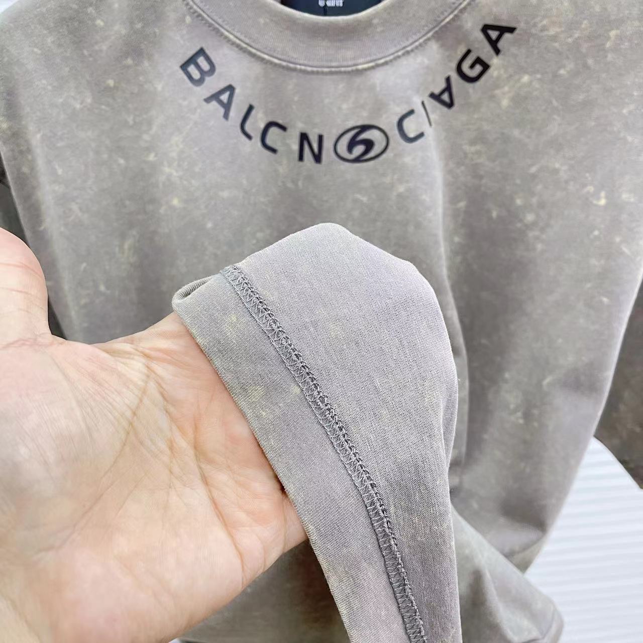 BALENCI*GA巴黎2024夏季新款雪花酸洗做旧个性字母logo印花定制面料短袖T恤男女同款尺码SM