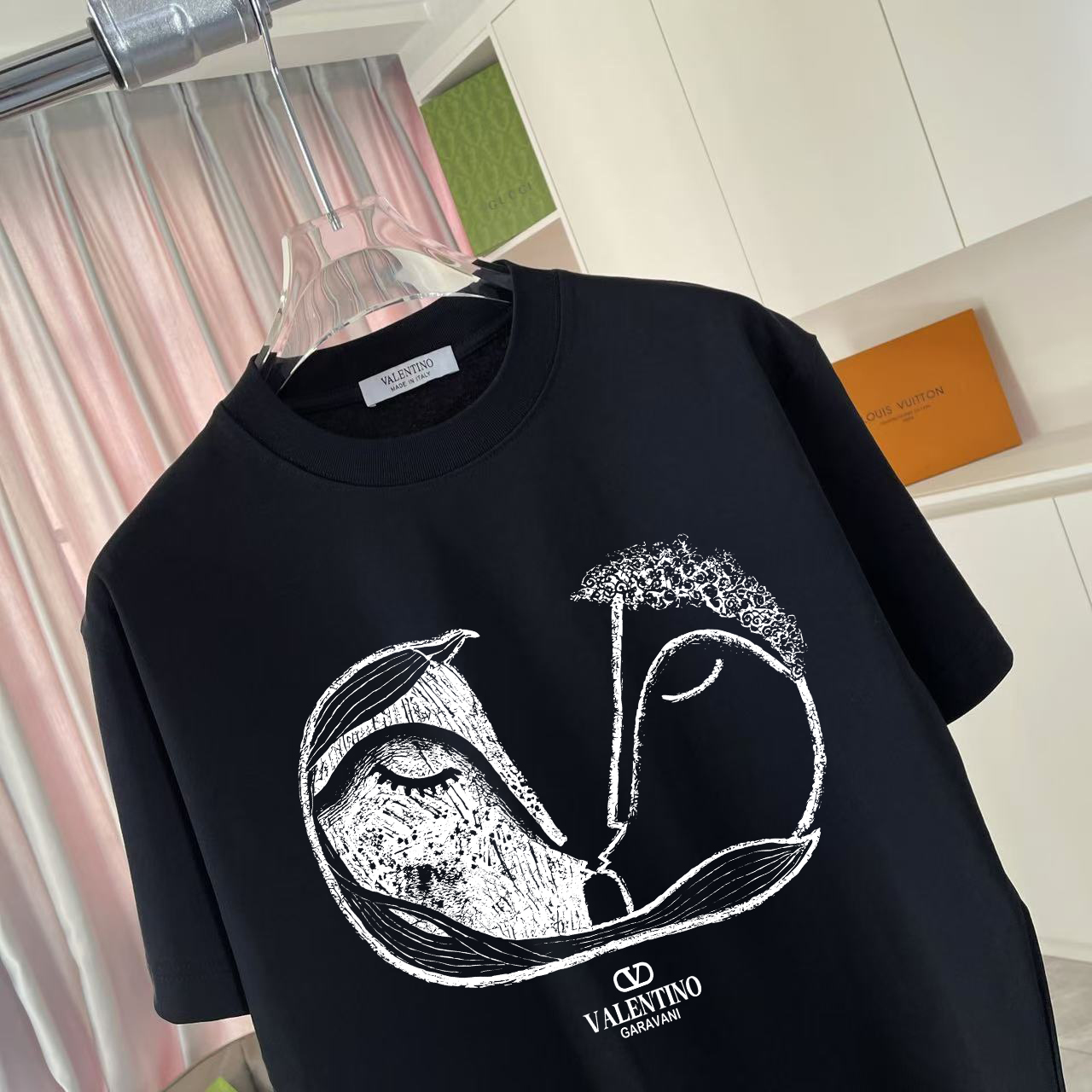 
VALENTIN*华伦天奴2025夏季新款  个性字母logo印花  定制面料300g  短袖T恤  