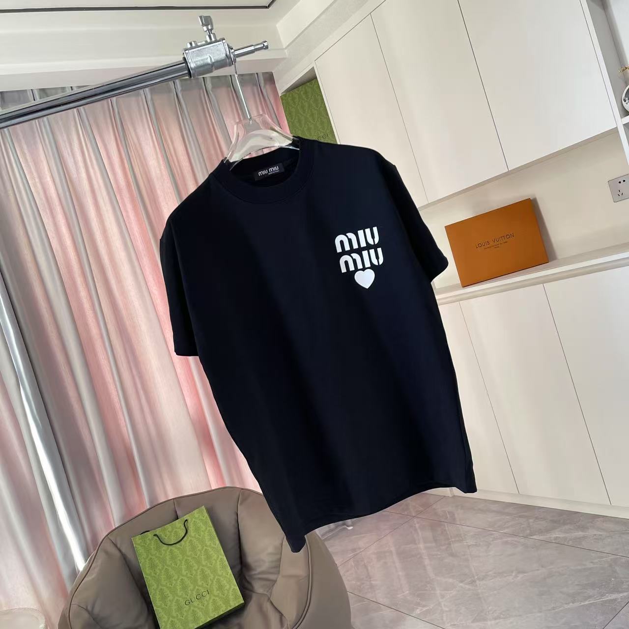 Miu Miu 2025 Summer New Letter Logo T-Shirts with Custom Fabric and Various Sizes/Colors - 图片 2
