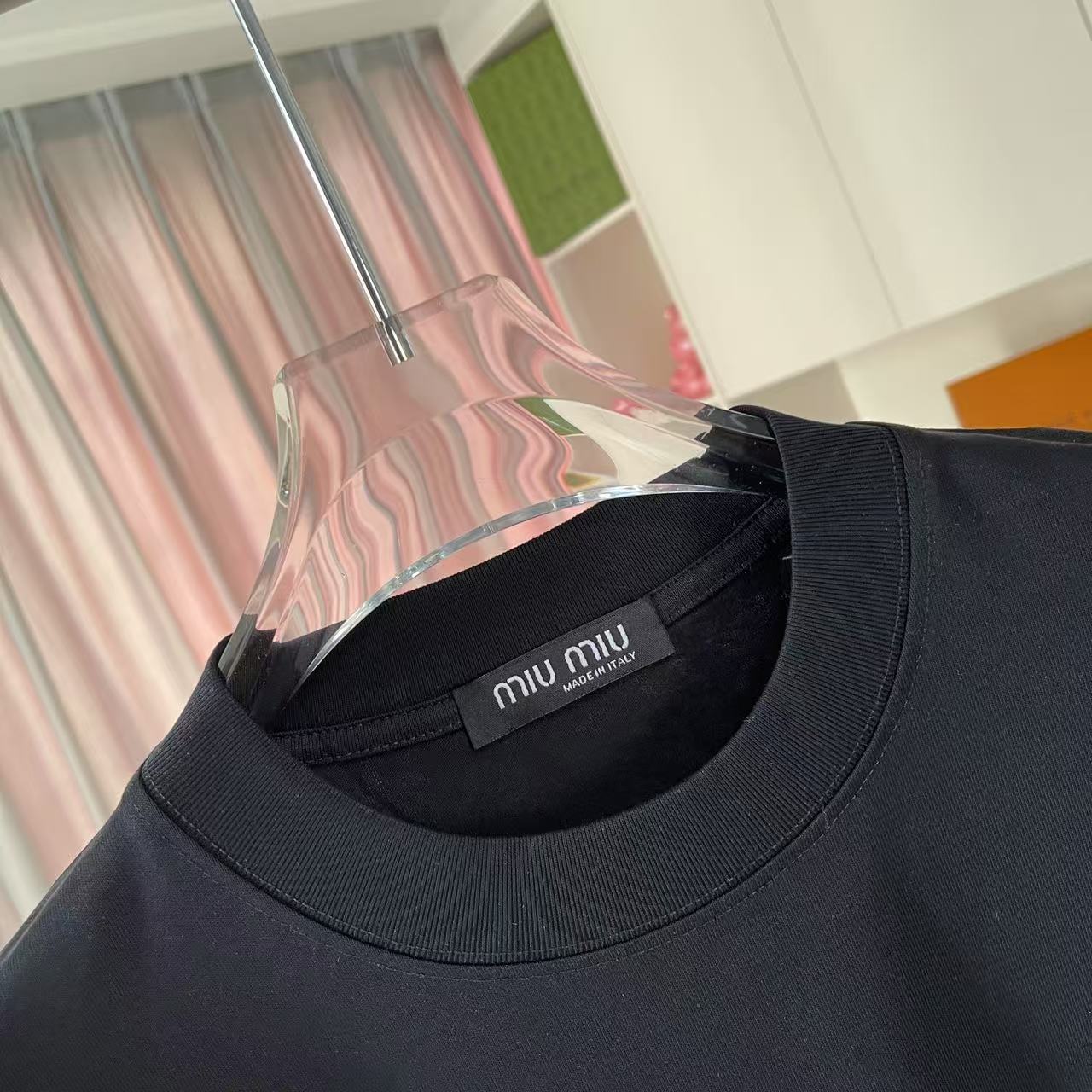 Miu Miu 2025 Summer New Letter Logo T-Shirts with Custom Fabric and Various Sizes/Colors - 图片 4