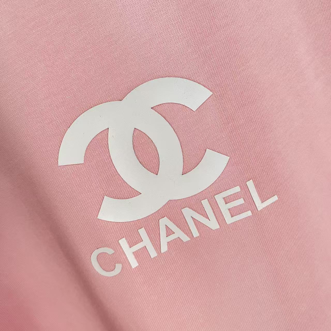Chanel 2025 Summer New Double-C Logo T-Shirt in Multiple Colors and Sizes - 图片 5