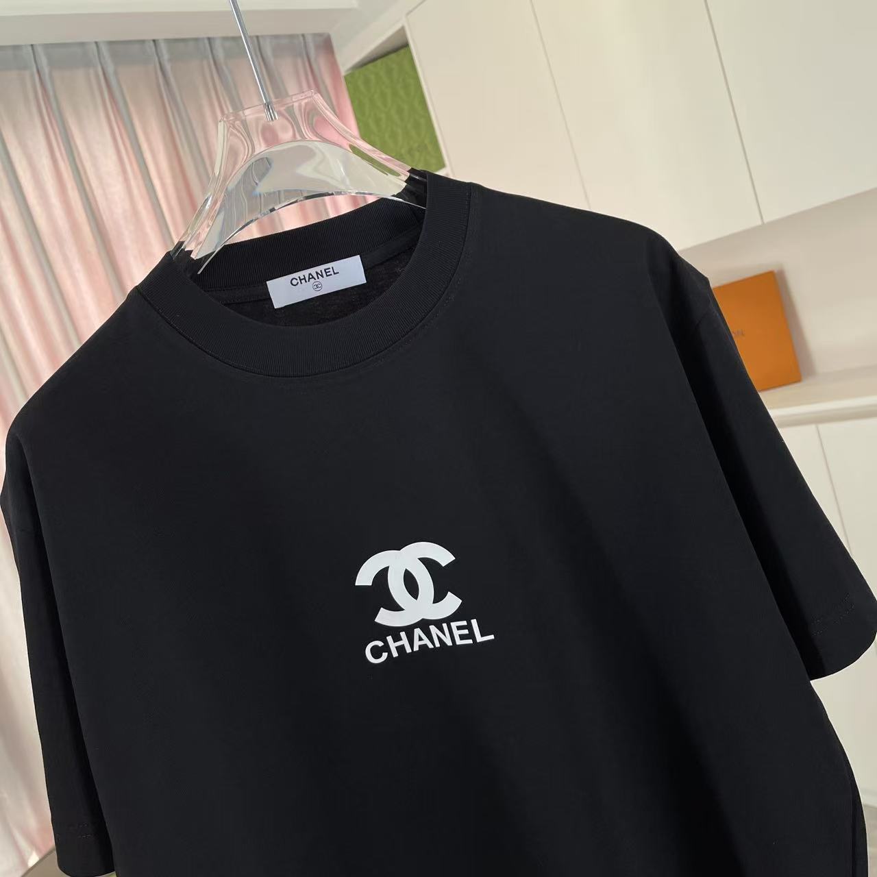 Chanel 2025 Summer New Double-C Logo Short Sleeve T-Shirt in 300g Custom Fabric. - 图片 3