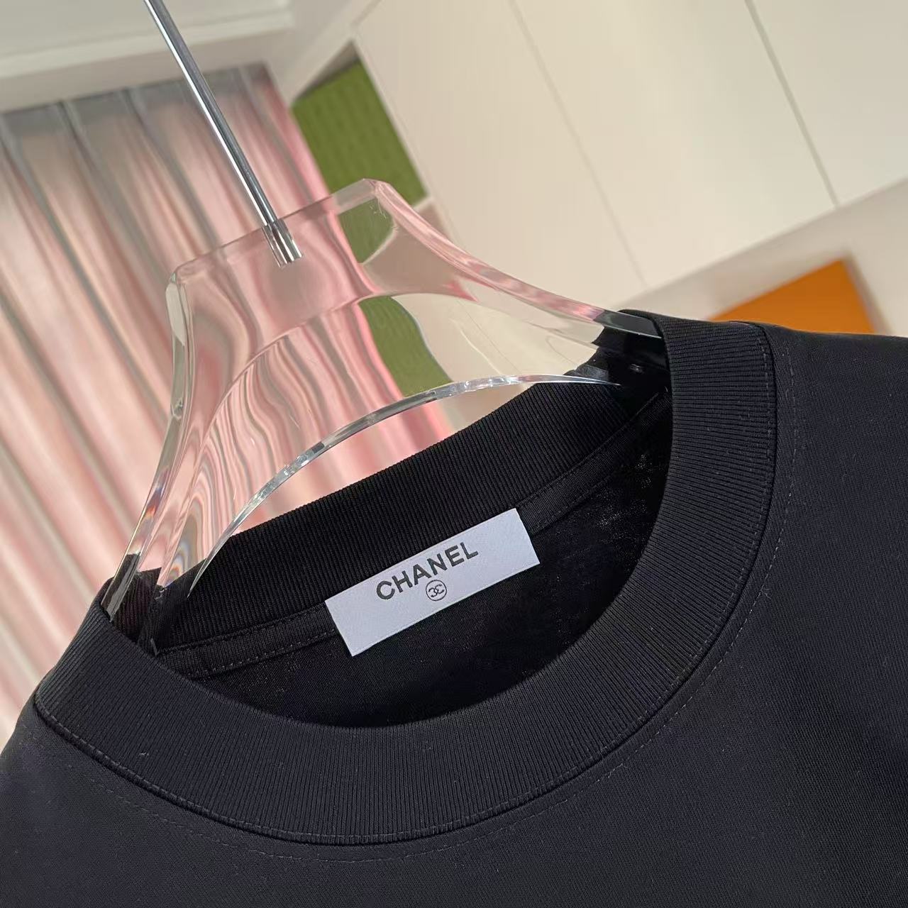 Chanel 2025 Summer New Double-C Logo Short Sleeve T-Shirt in 300g Custom Fabric. - 图片 4