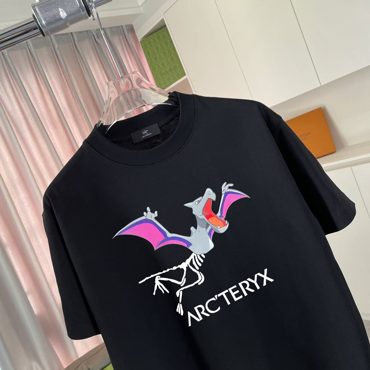 “ARC’TERYX 176 Jacket: Sizes, Colors, and Original Air Date Summary” - 图片 3