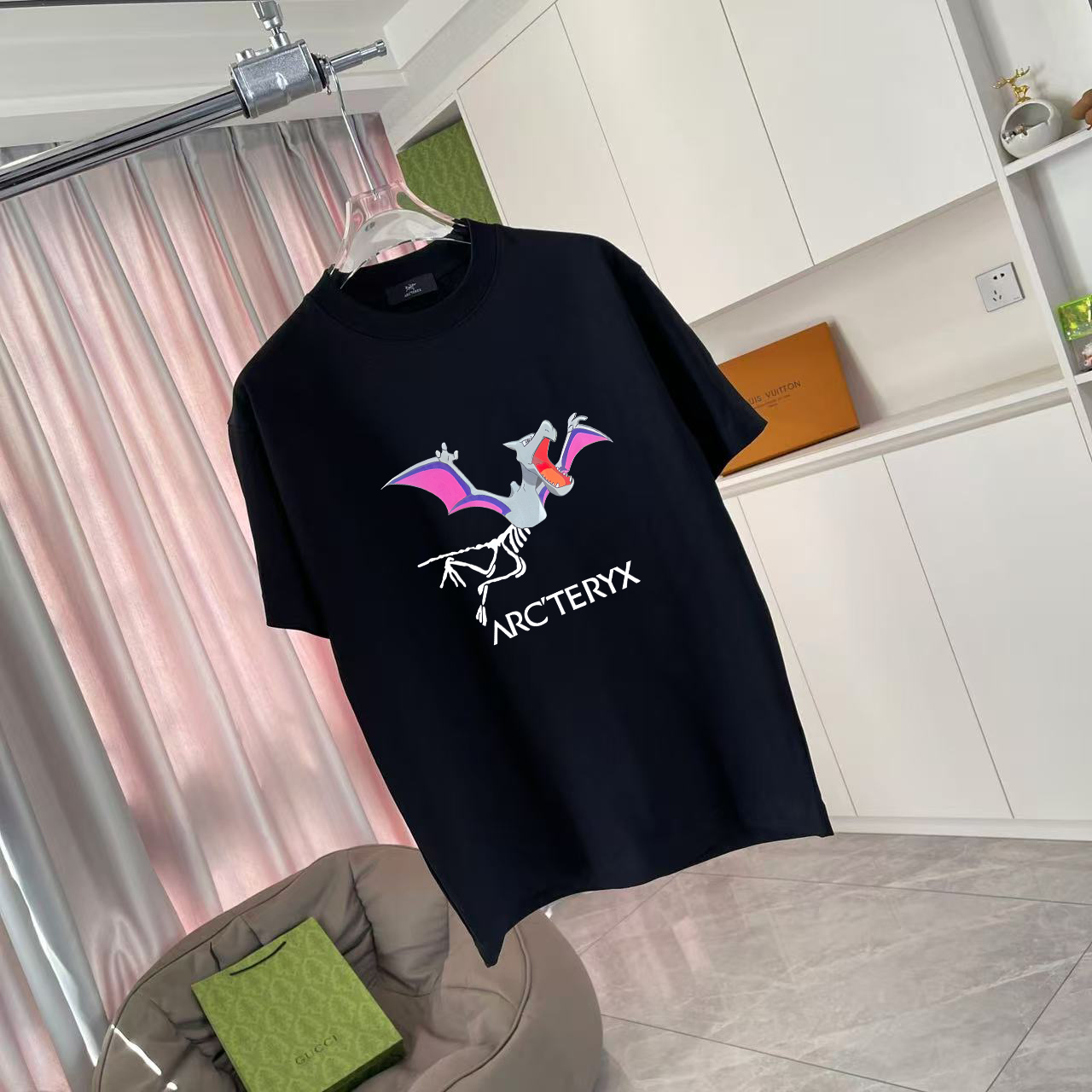 “ARC’TERYX 176 Jacket: Sizes, Colors, and Original Air Date Summary” - 图片 2