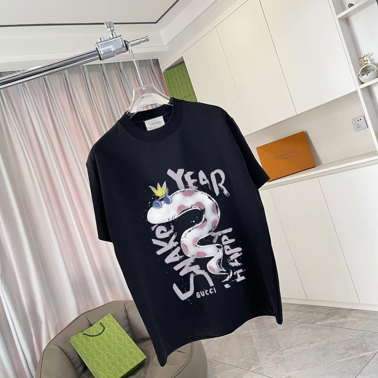 GUCC*chi 2025 summer new style, personalized letter logo print, custom fabric 300g, short sleeve T-shirt, unisex. Color…