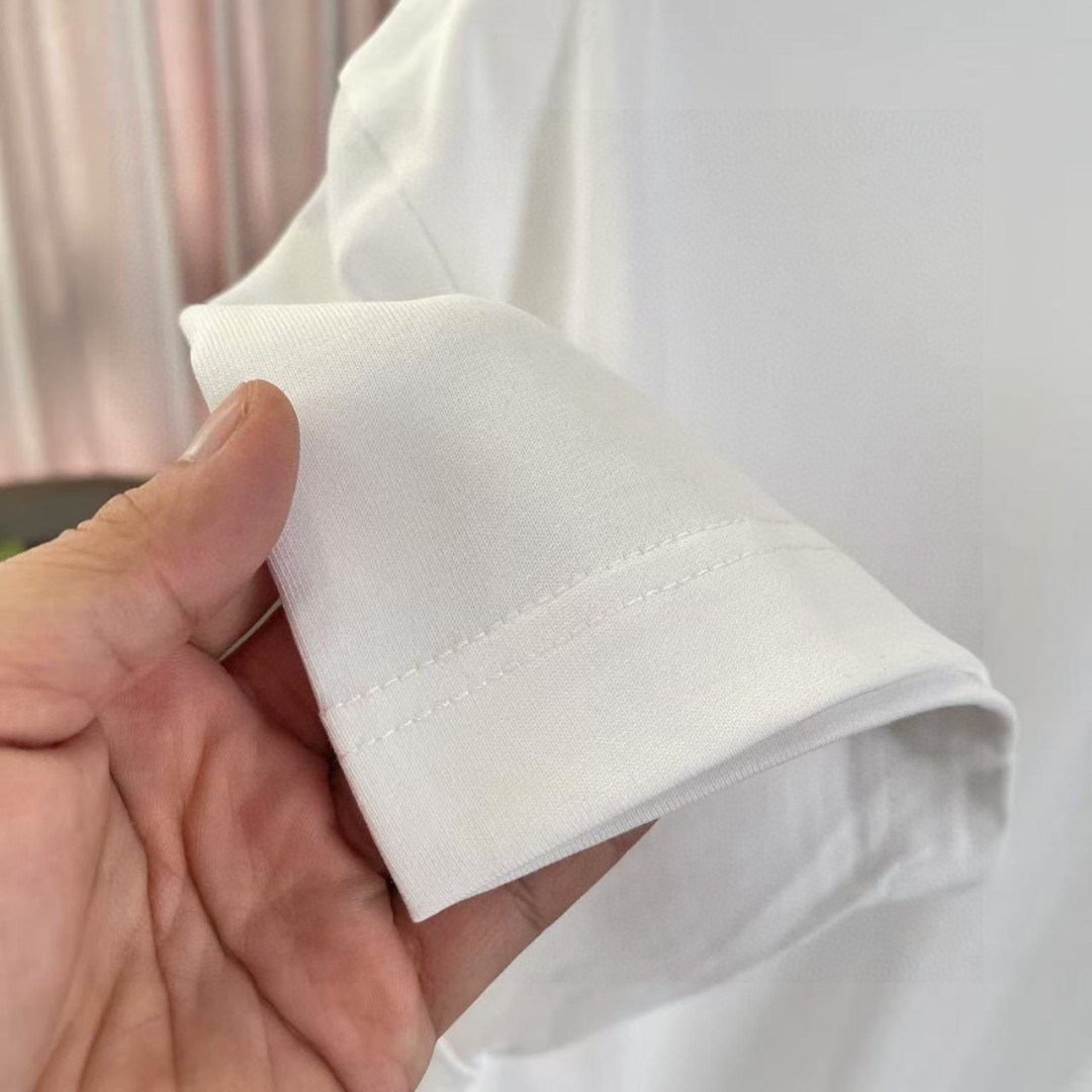  💰110
ARC'TERYX*始祖鸟  2025夏季新款  个性logo印花 短袖t恤  定制面料300g   男女同款
尺码：S M L XL XXL  五个码
颜色：黑色 白色 粉红色 湖绿色